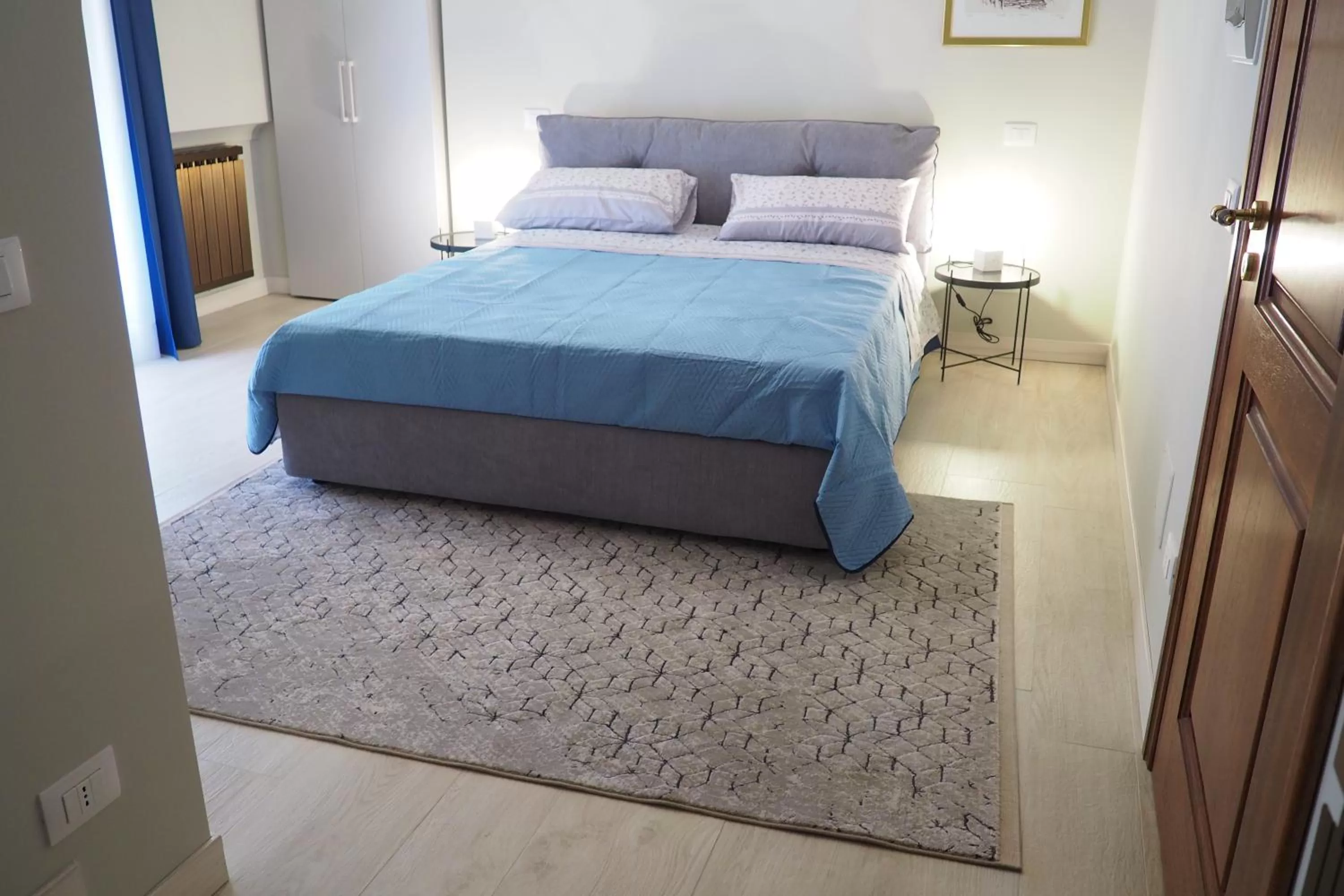 Bedroom, Bed in Parnasus