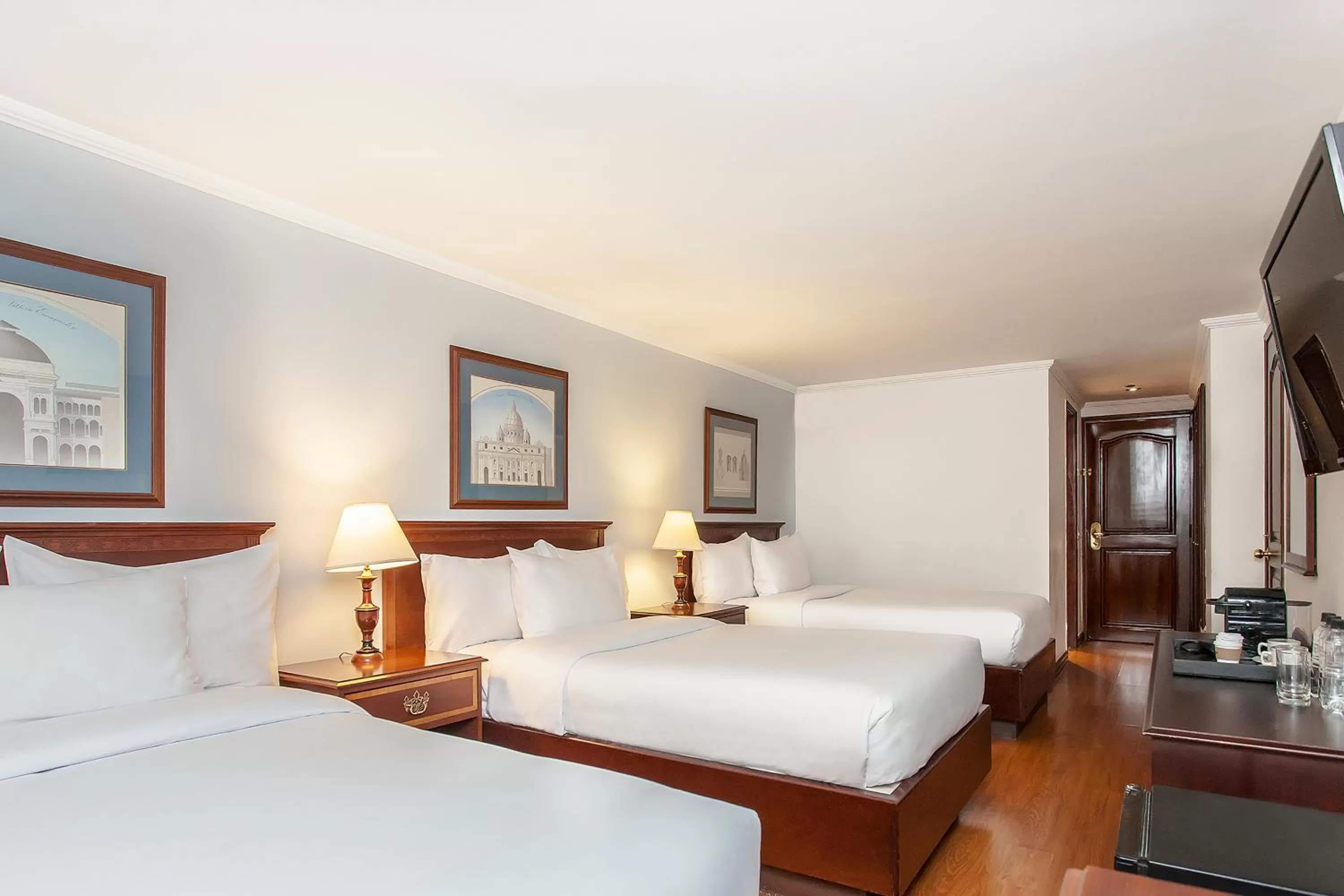 Bed in Radisson Bogota Metrotel