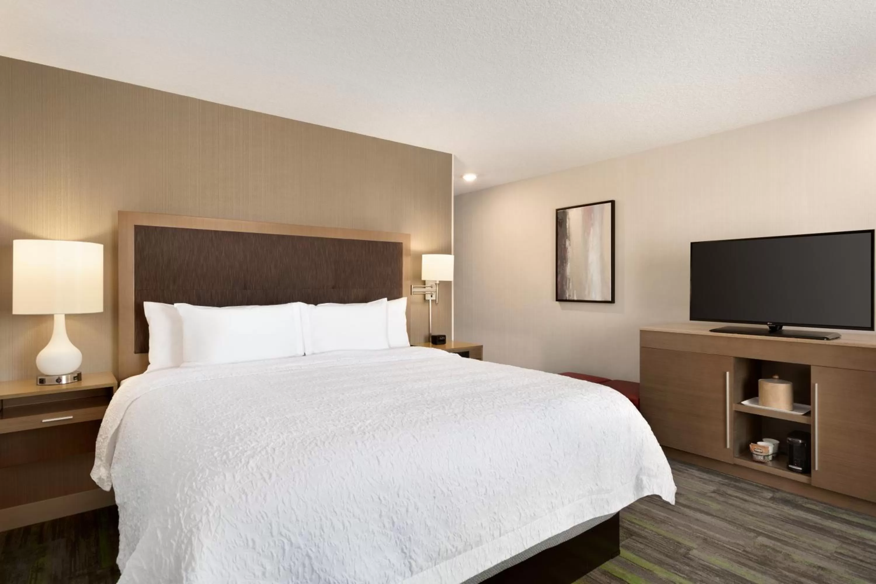 Bedroom, Bed in Ramada by Wyndham St Paul AB