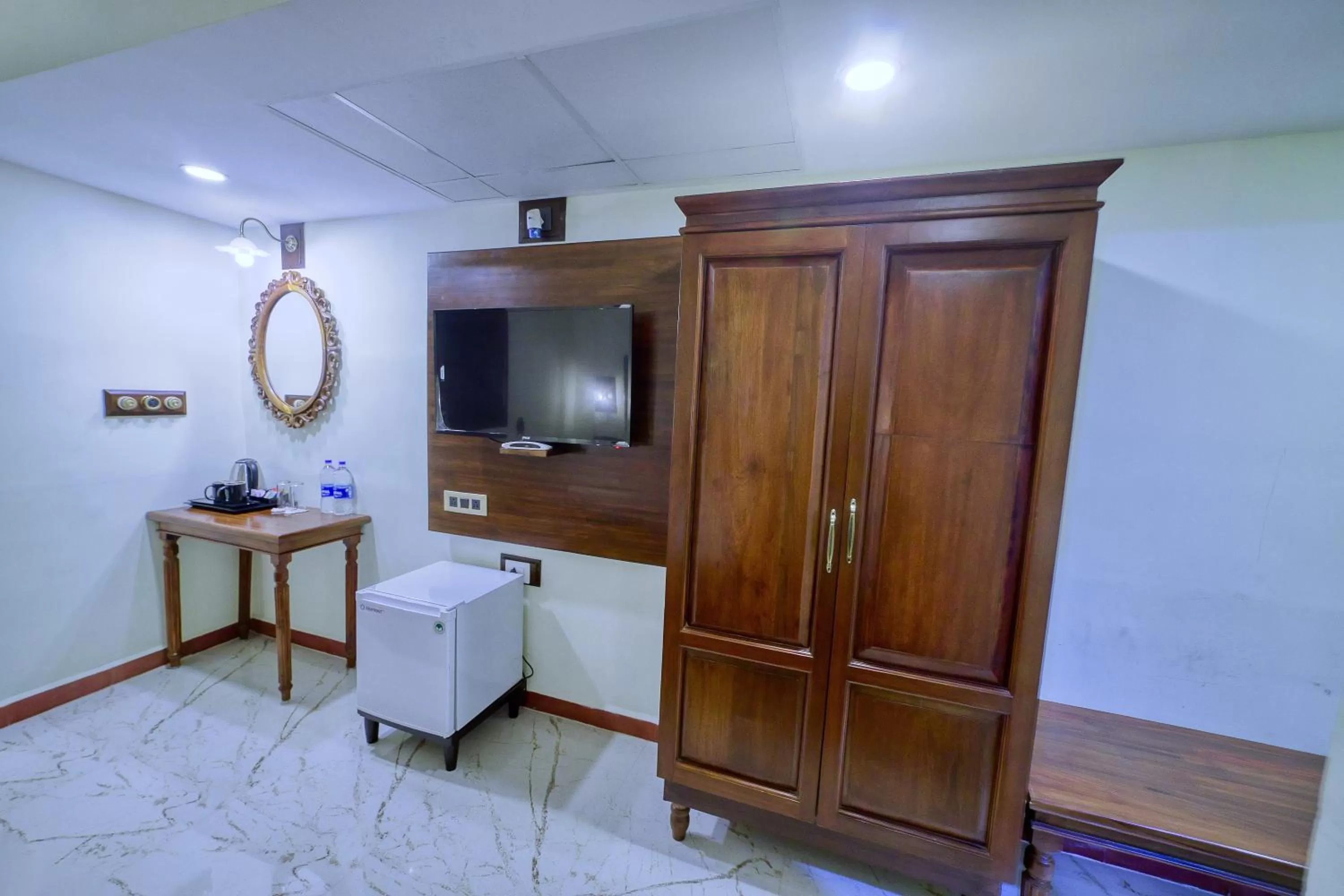 TV and multimedia in HOTEL WINDSOR CASTLE