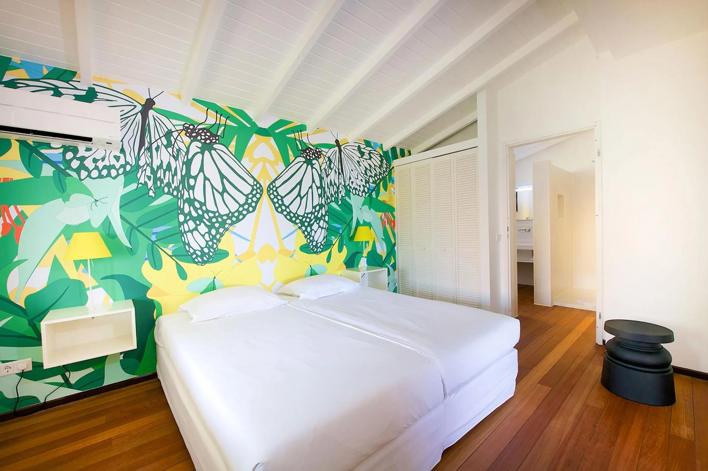 Bed in Papagayo Beach Resort