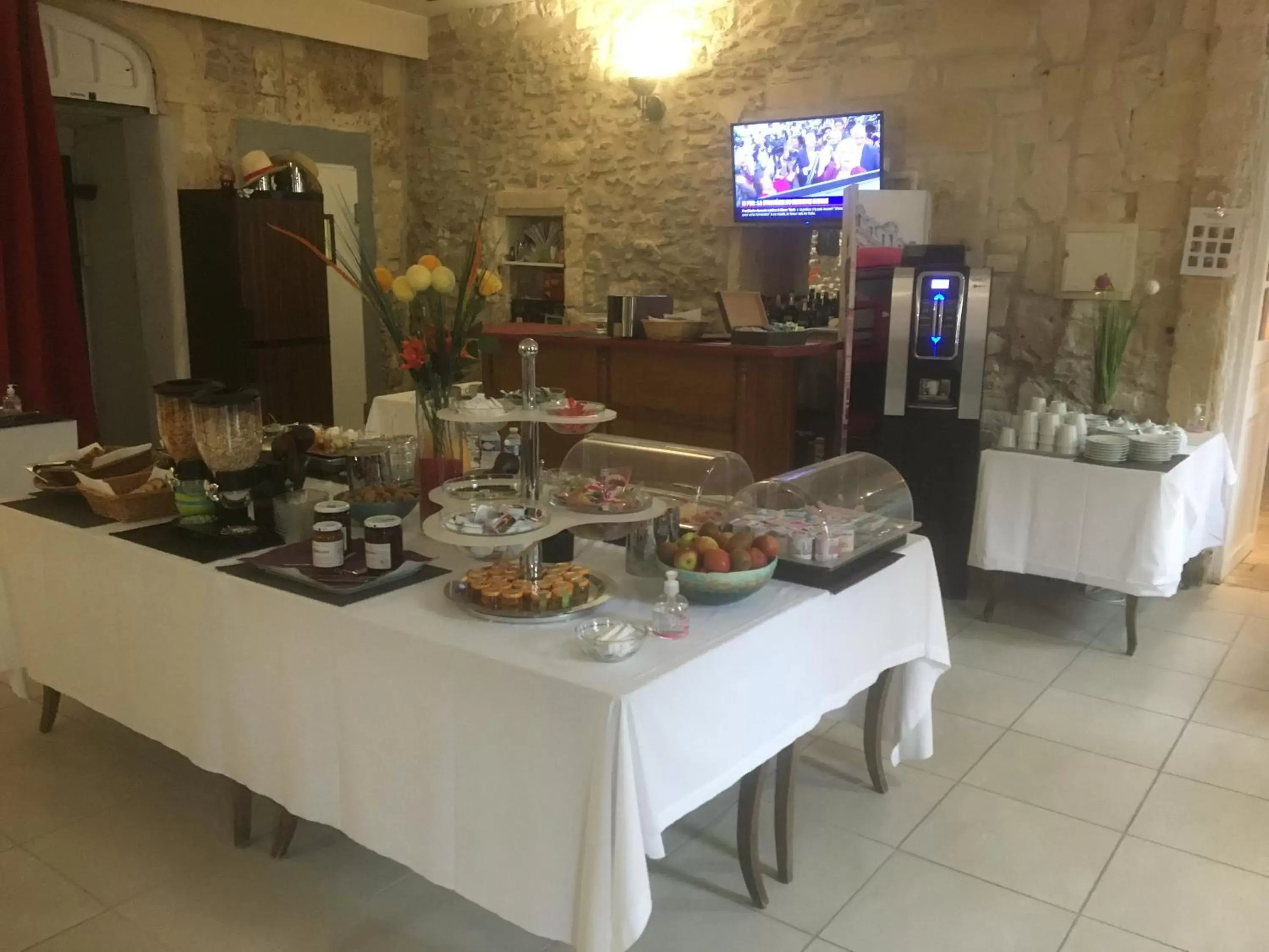 Buffet breakfast in Hostellerie De La Source