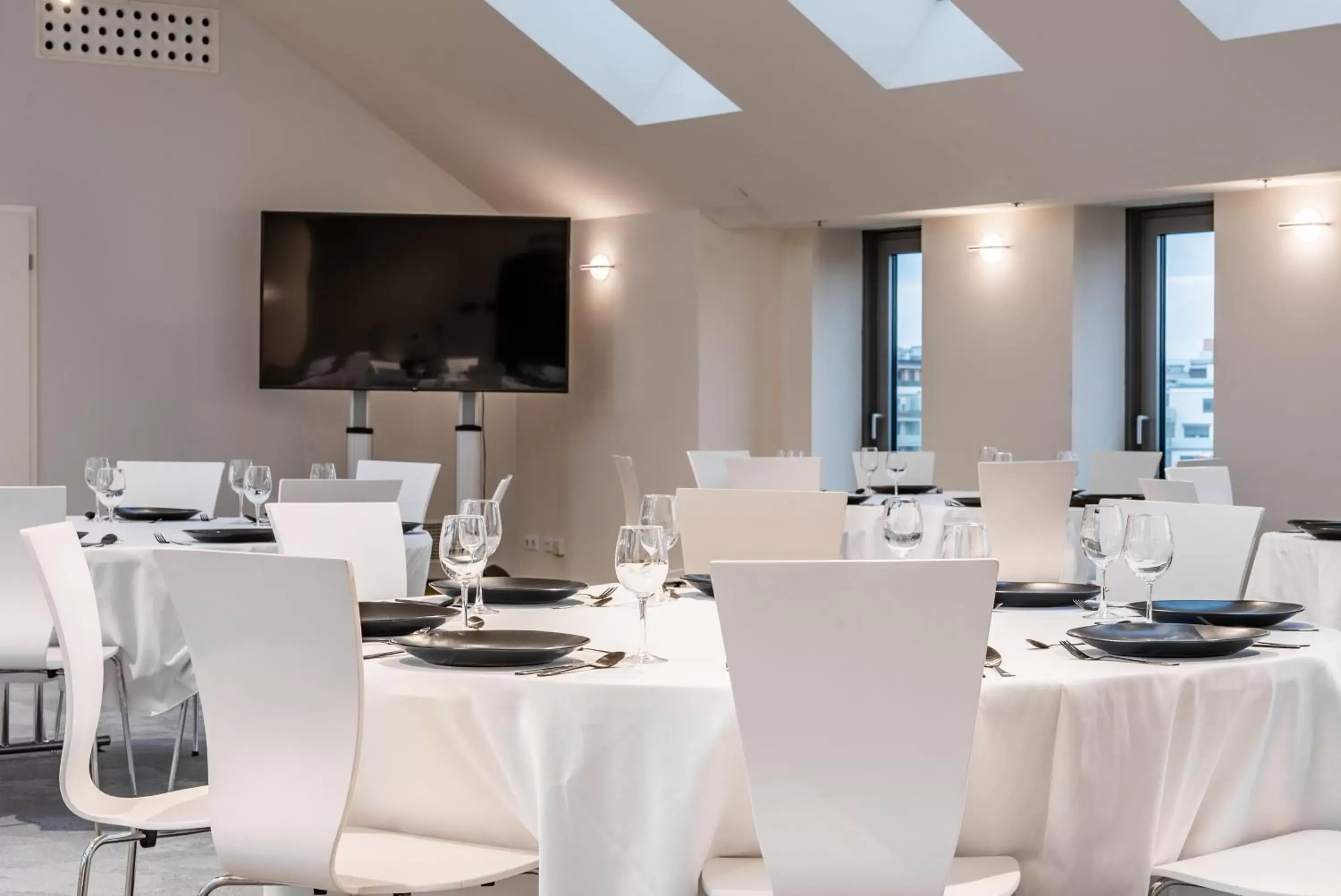 Meeting/conference room, Restaurant/Places to Eat in Verdi Grand Hotel