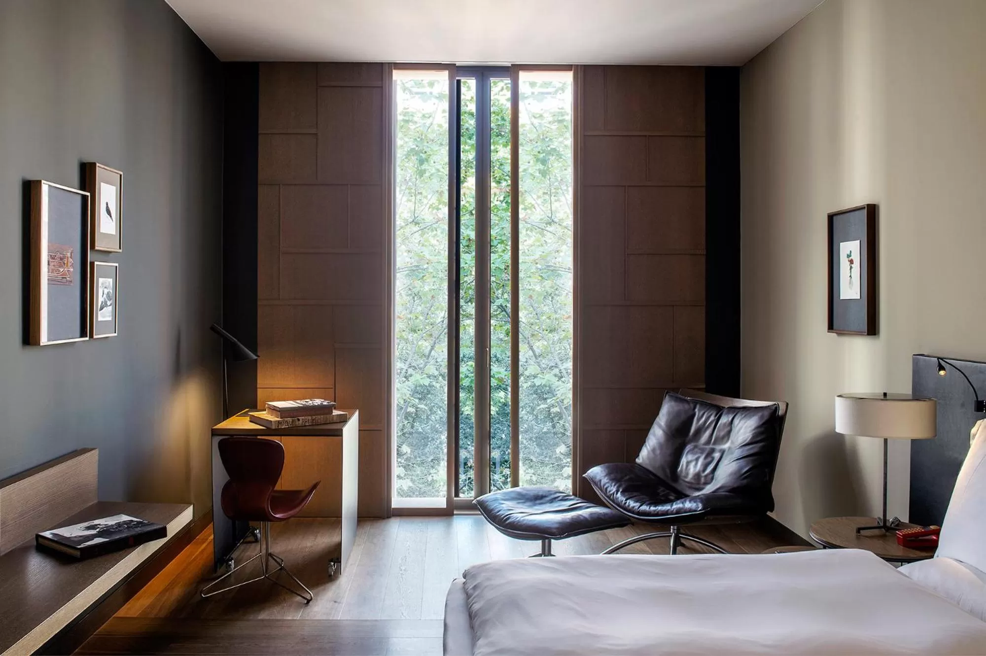 Seating area, Bed in Alma Barcelona GL
