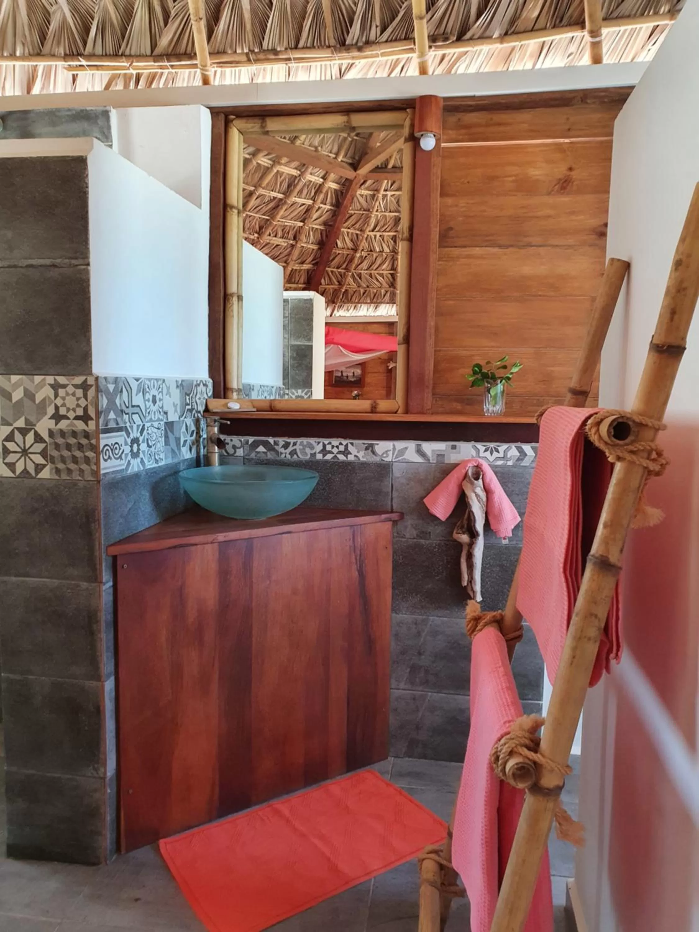 Bathroom in Ocean Lodge Kite & Windsurf