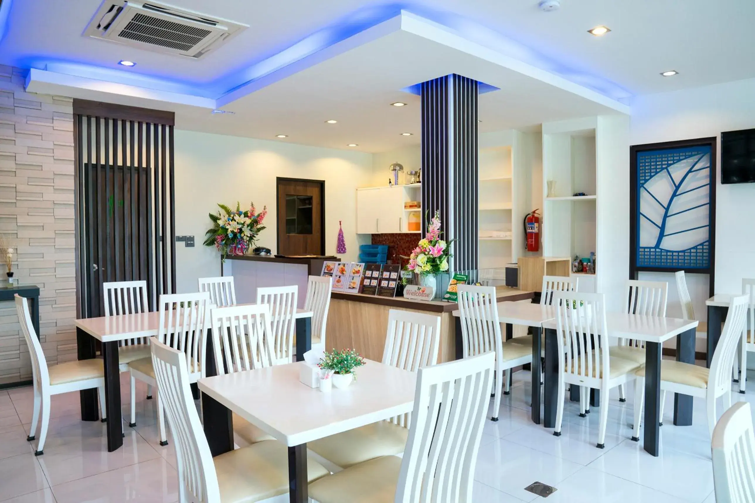 Restaurant/Places to Eat in The Nice Krabi Hotel