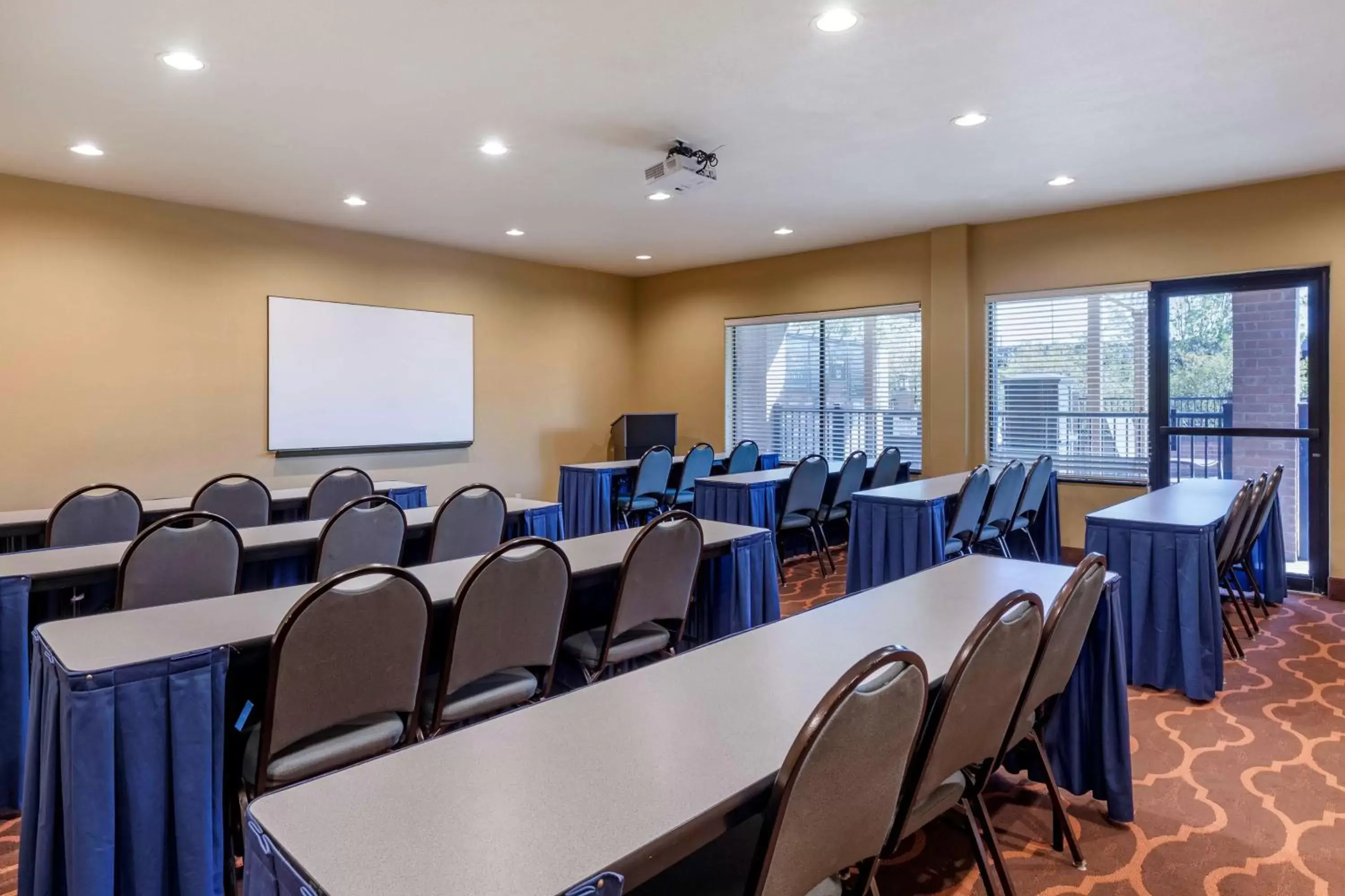 Meeting/conference room in Best Western Plus DFW Airport Suites