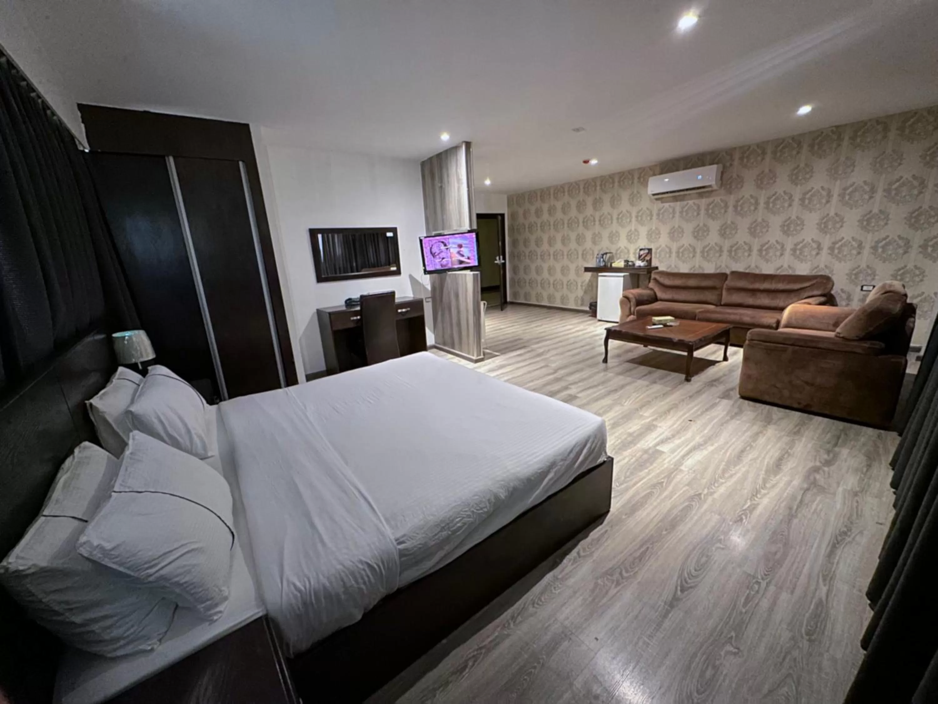 TV and multimedia in Saraya Al Joude