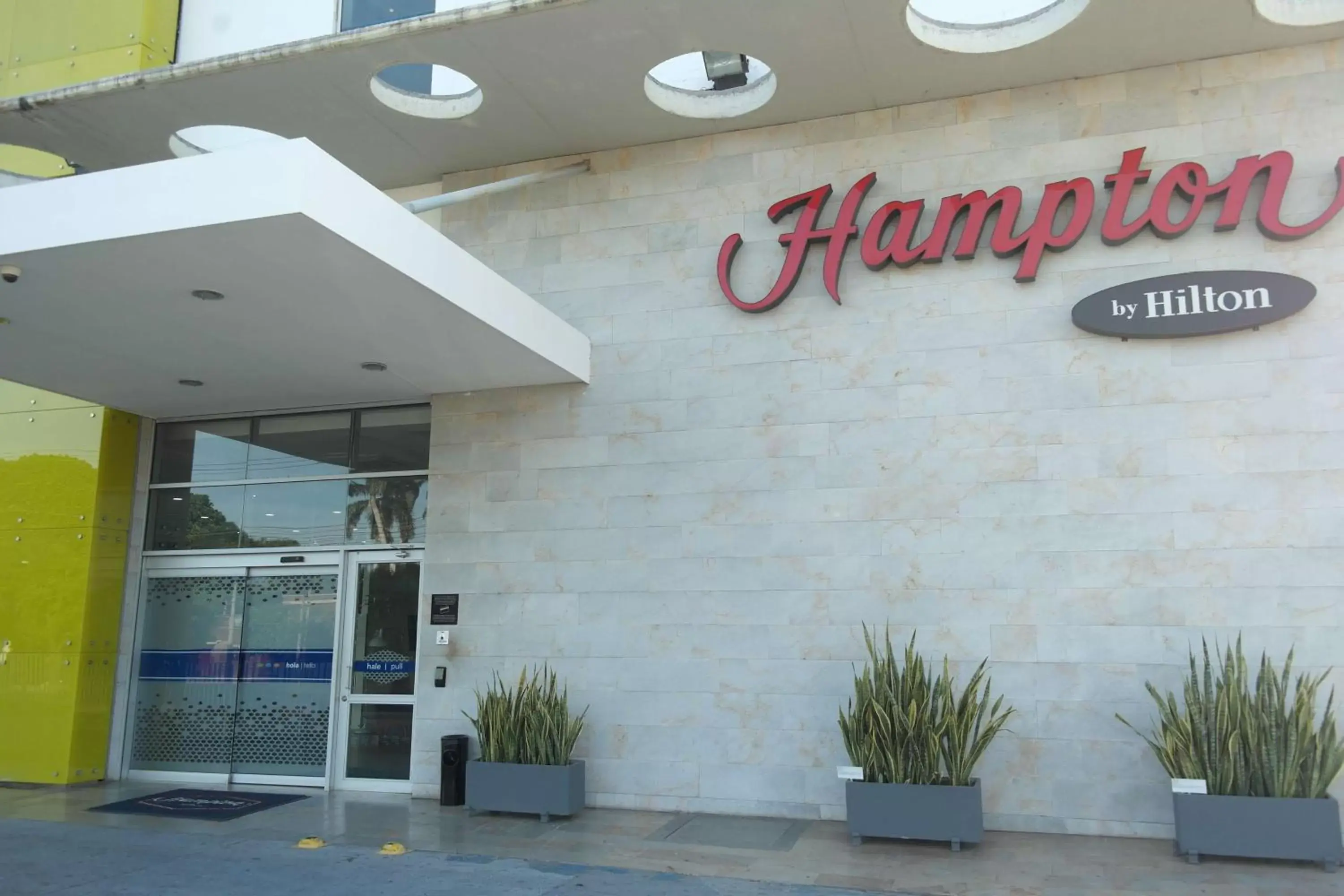 Property building, Property Logo/Sign in Hampton By Hilton Valledupar