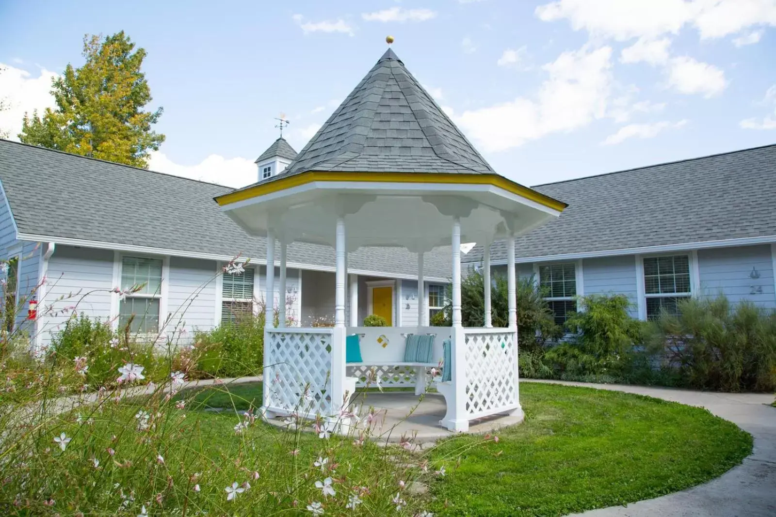 Garden, Property Building in Lithia Springs Resort