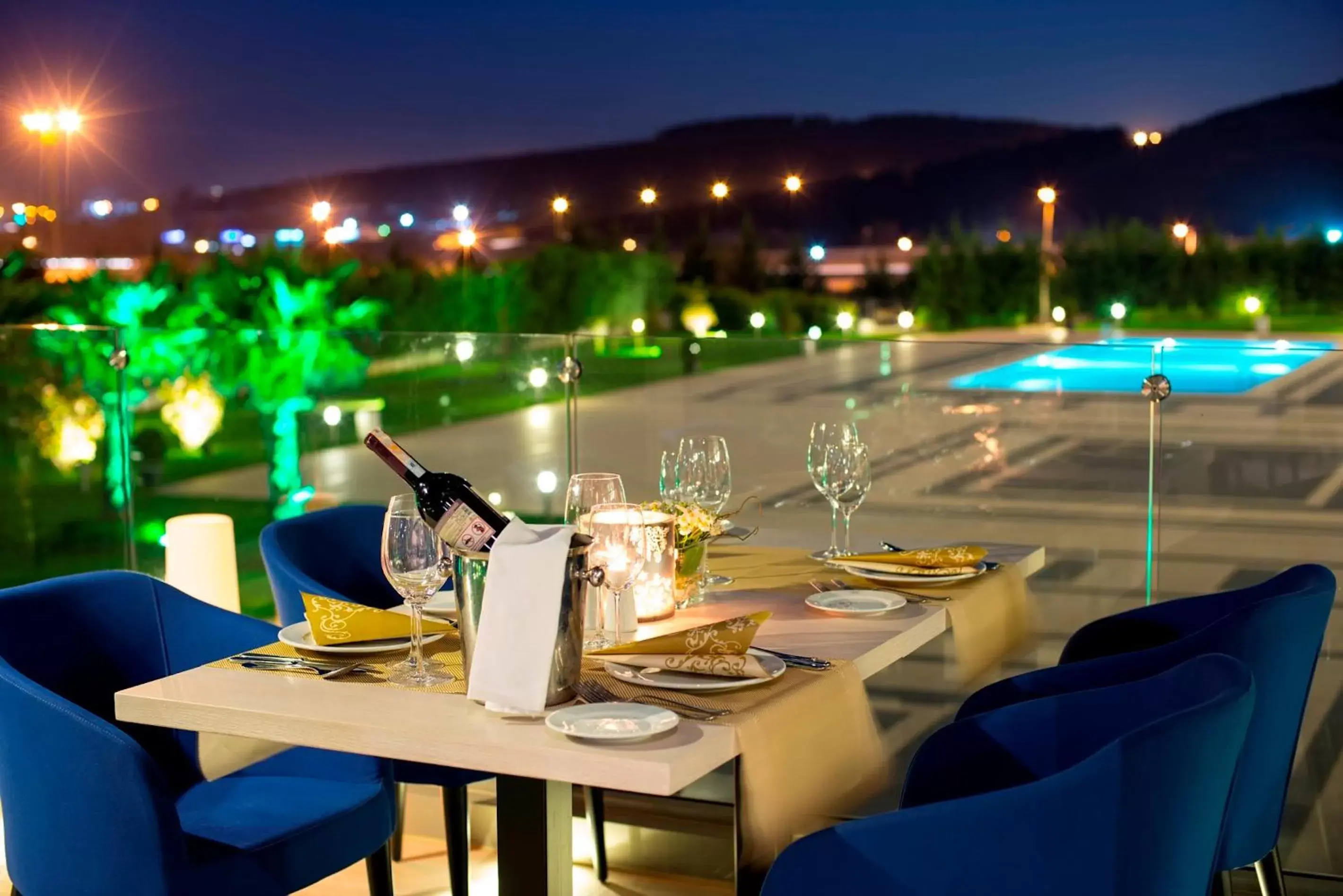 Pool view, Restaurant/Places to Eat in Miracle Istanbul Asia Airport Hotel & Spa