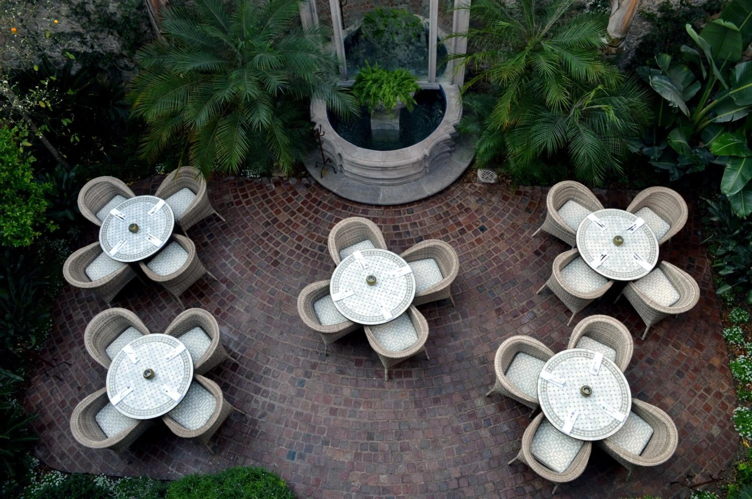 Patio in Hotel Casa Blanca 7