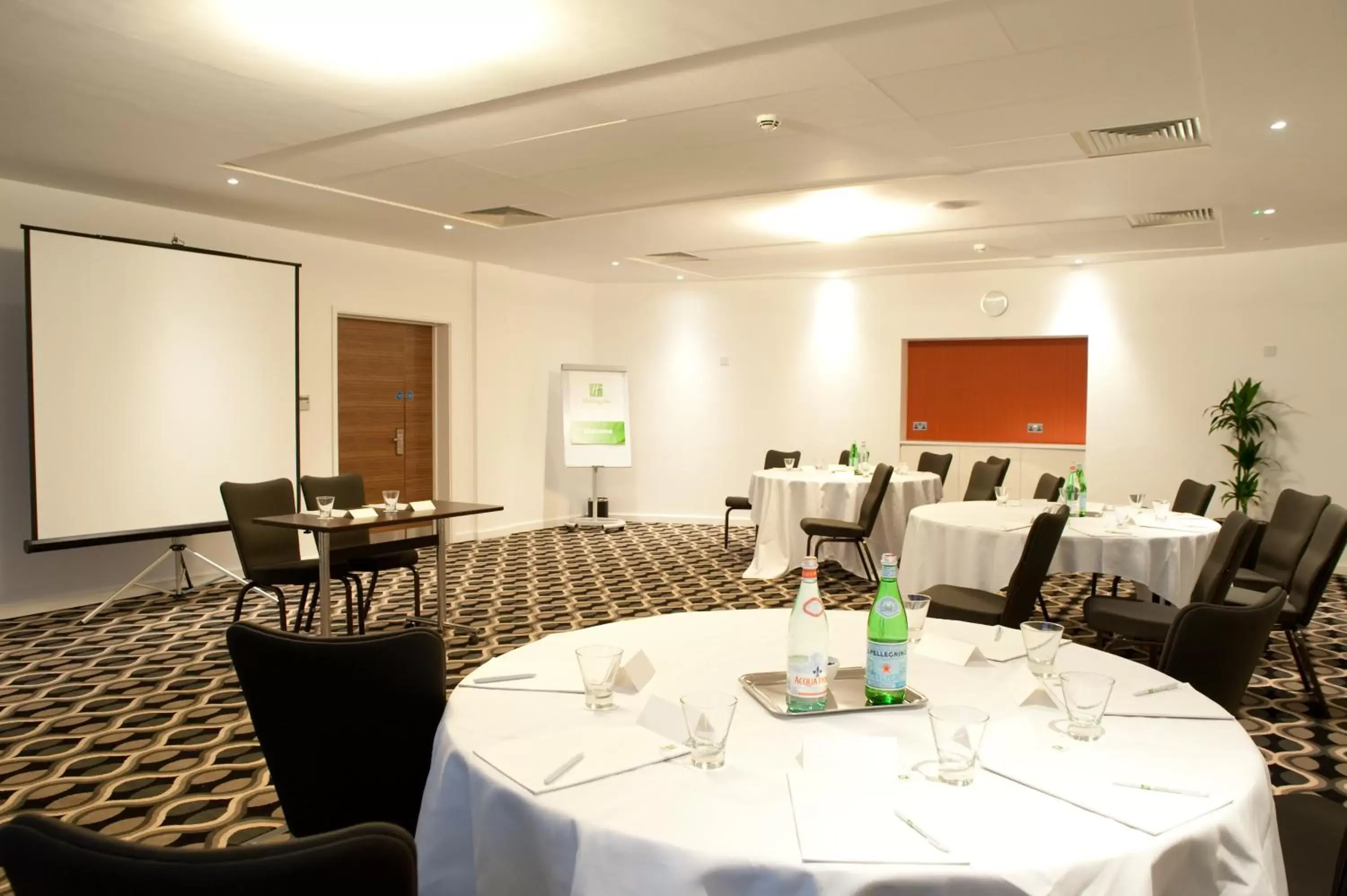 Meeting/conference room, Restaurant/Places to Eat in Holiday Inn Derby Riverlights, an IHG Hotel
