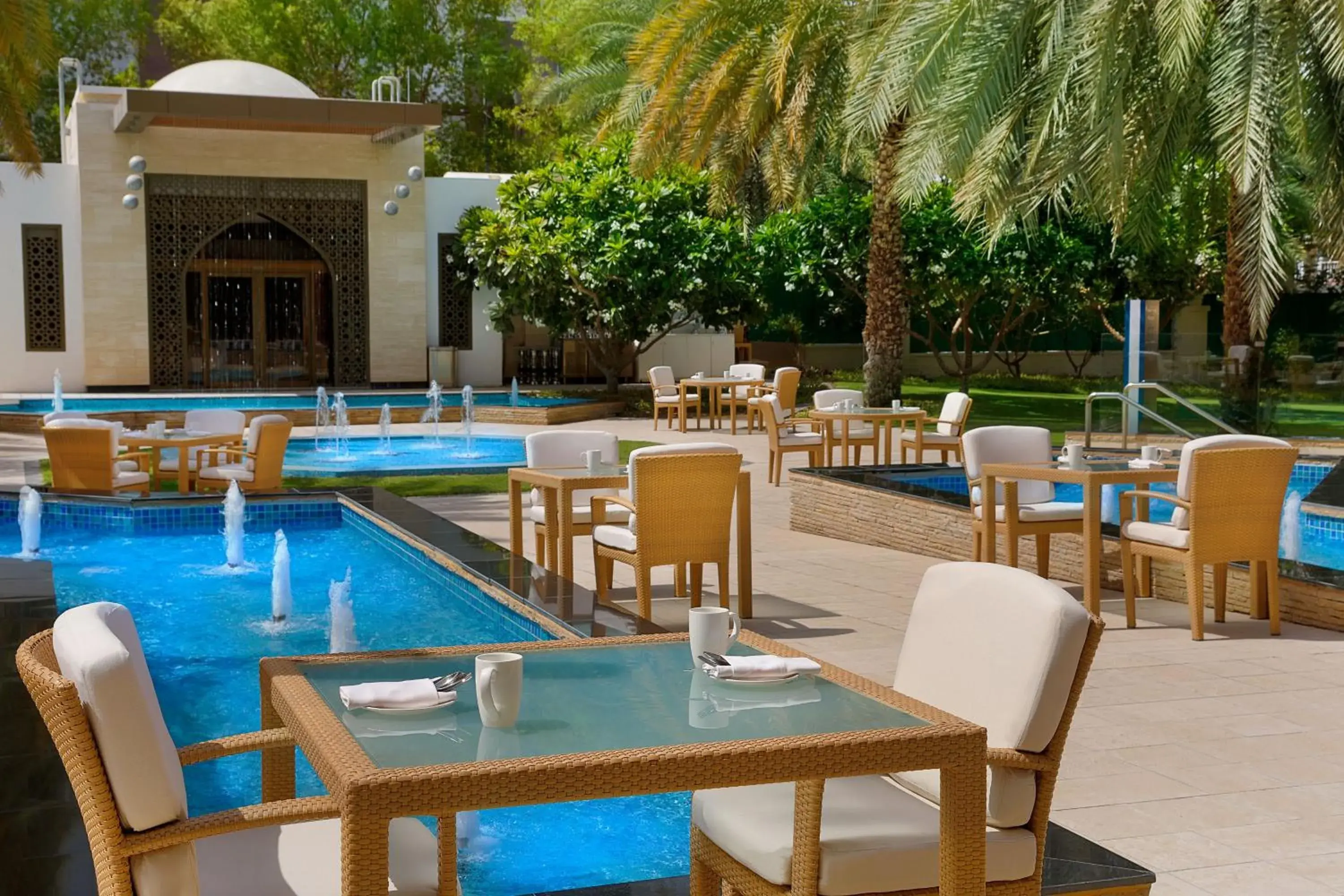 Restaurant/places to eat, Swimming Pool in Sheraton Oman Hotel