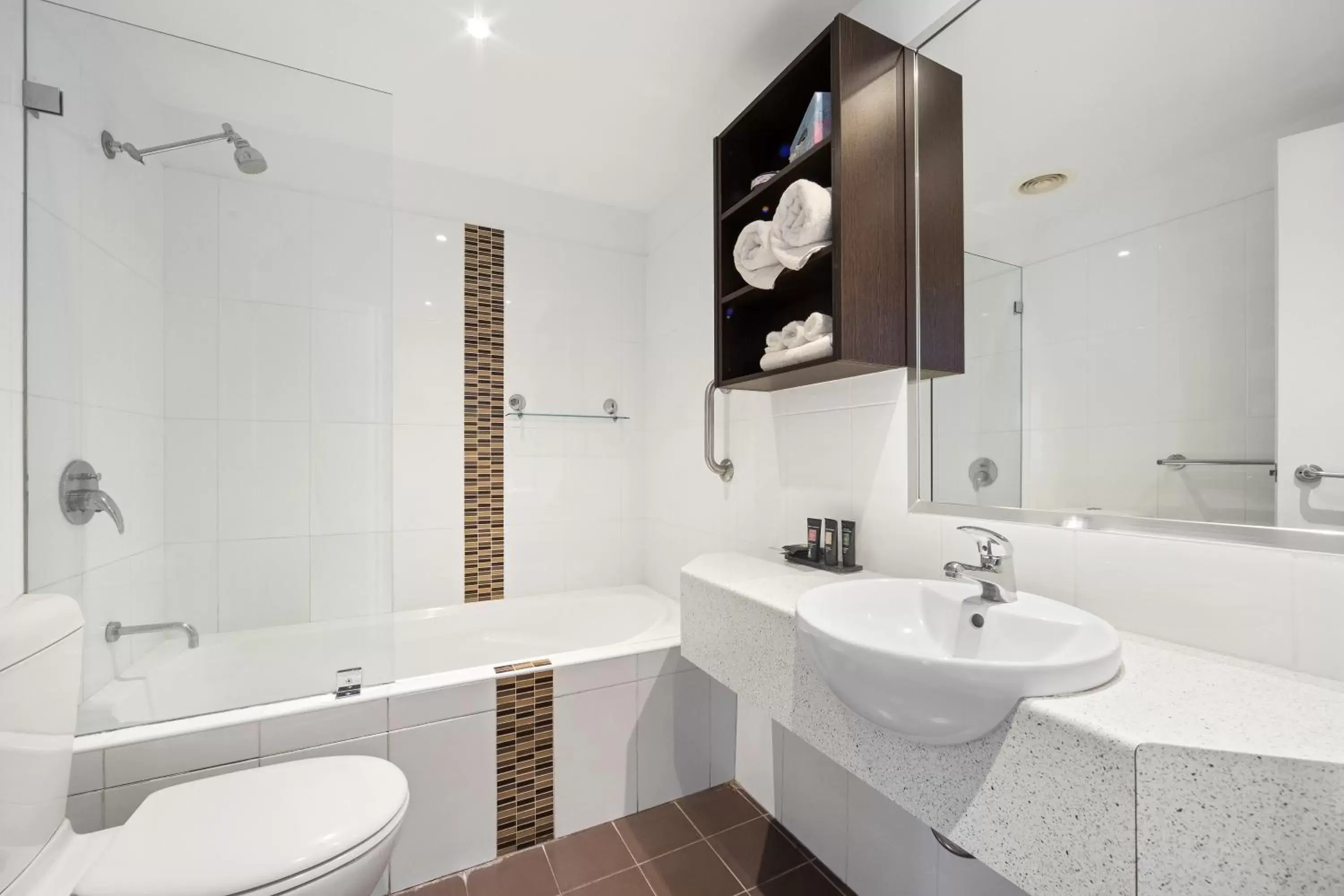 Shower, Bathroom in Mantra Quayside Port Macquarie