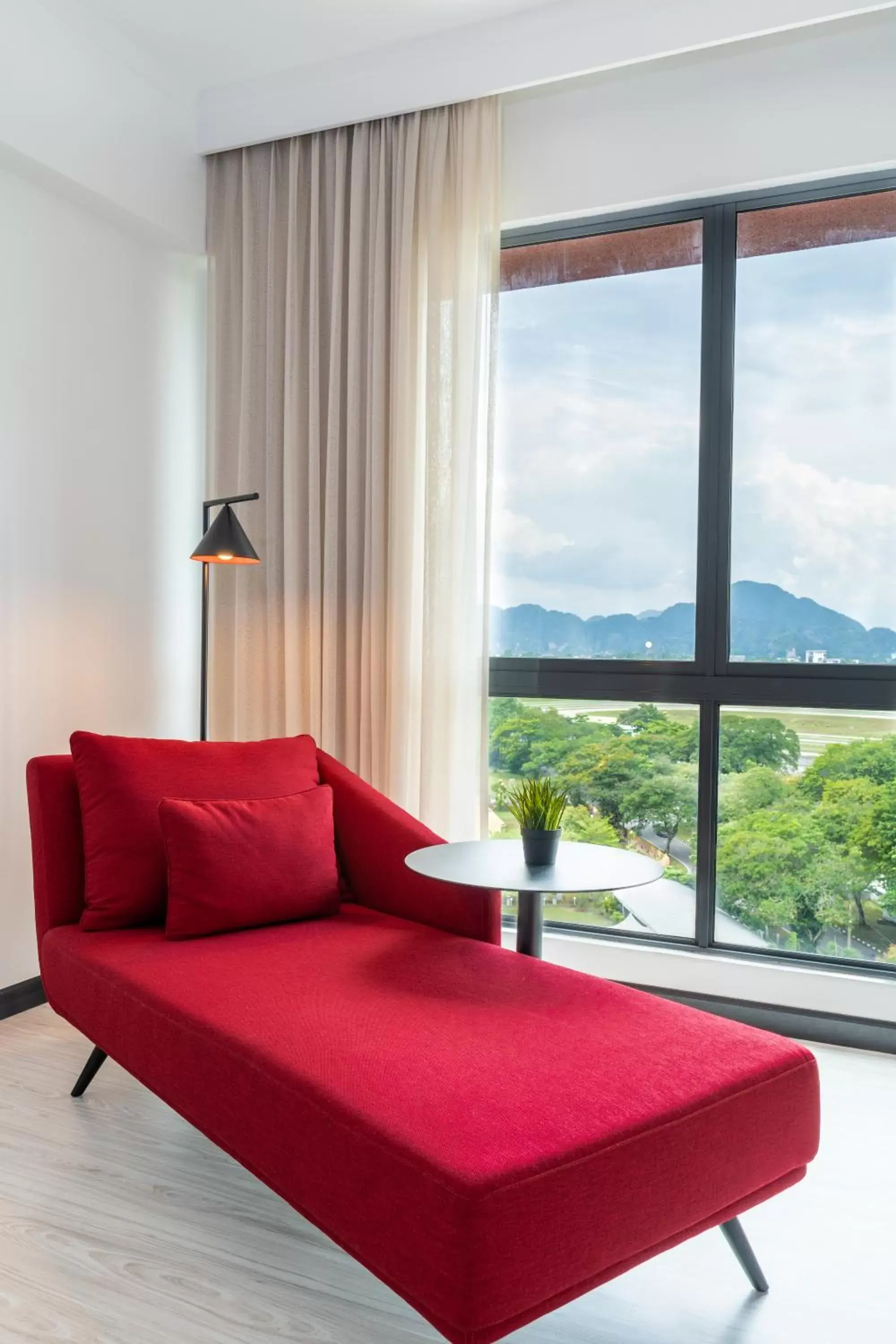 Seating area, Mountain View in Travelodge Ipoh