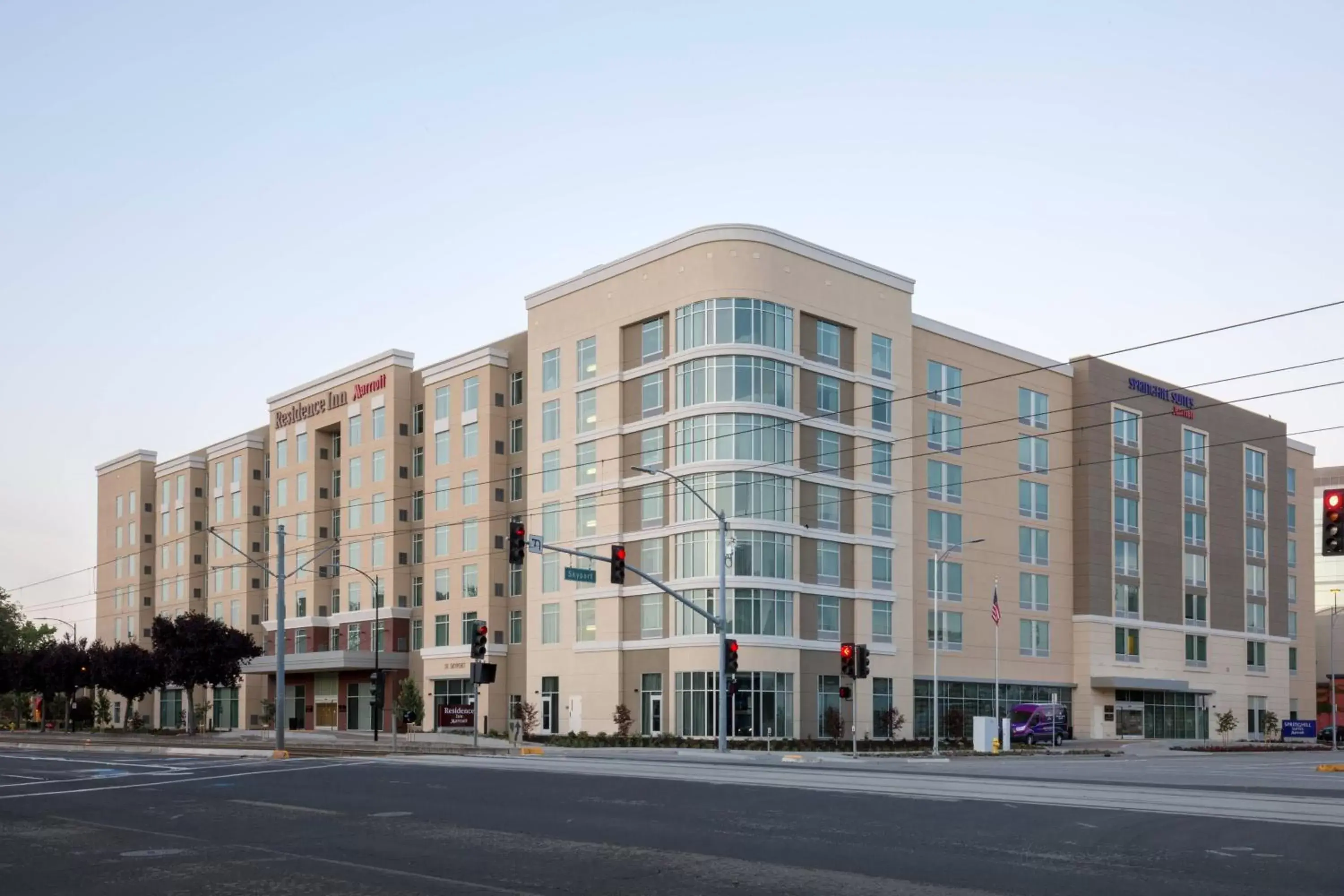 Property Building in SpringHill Suites by Marriott San Jose Airport