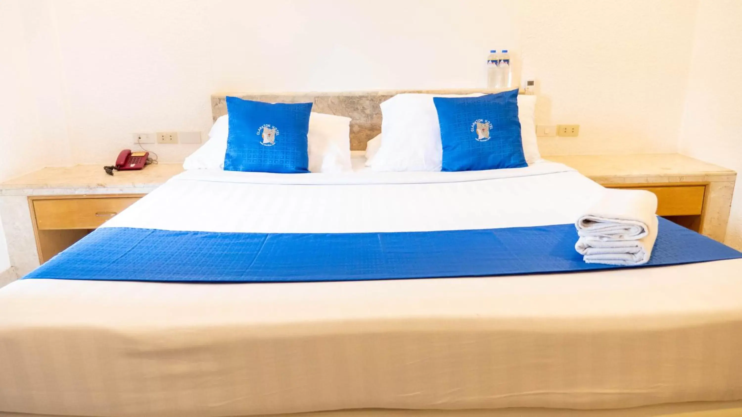 Bed in Clarkton Hotel Apartment Bed in Clarkton Hotel Apartment