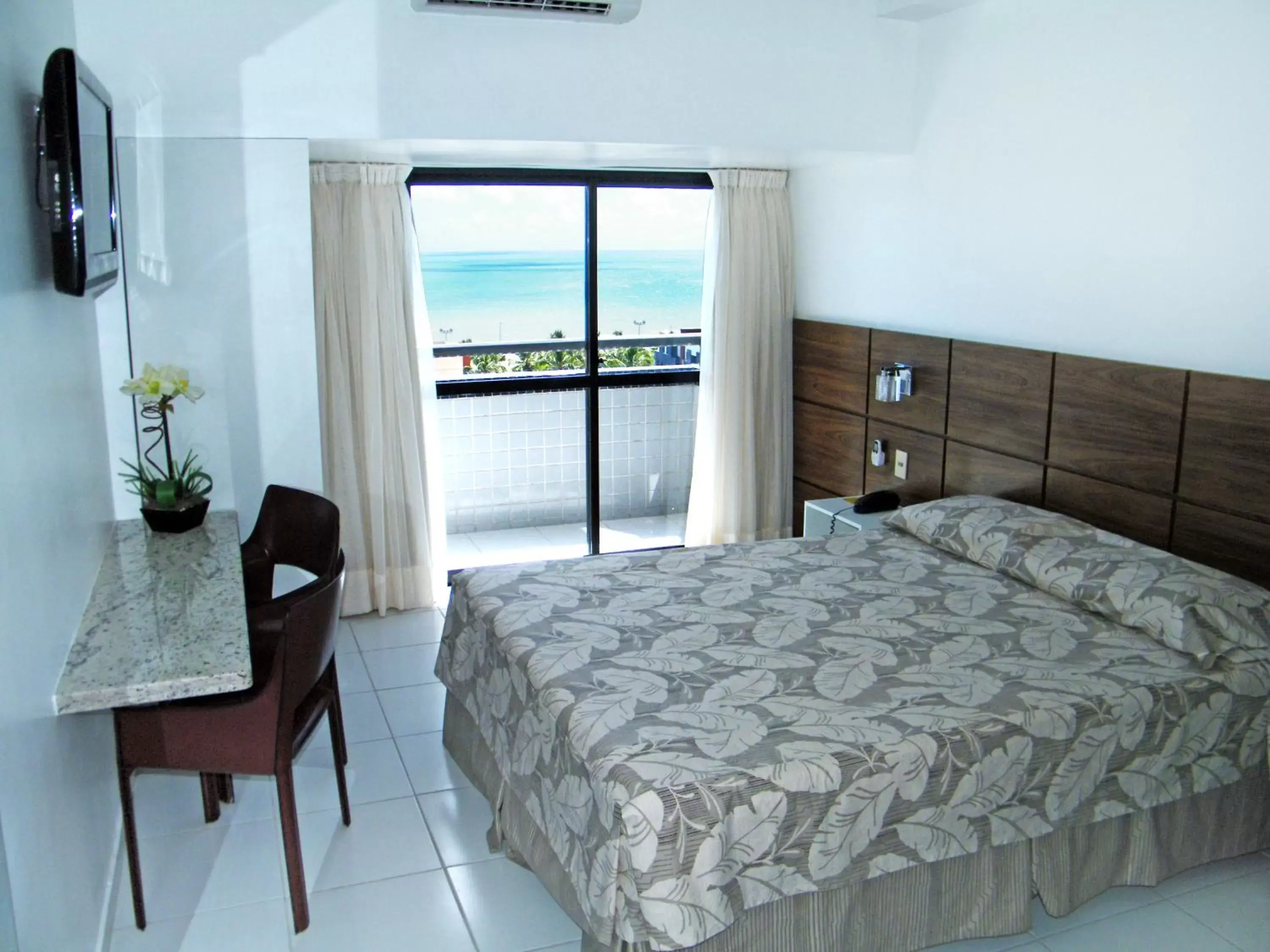 Photo of the whole room, Bed in Littoral Tambaú Flat