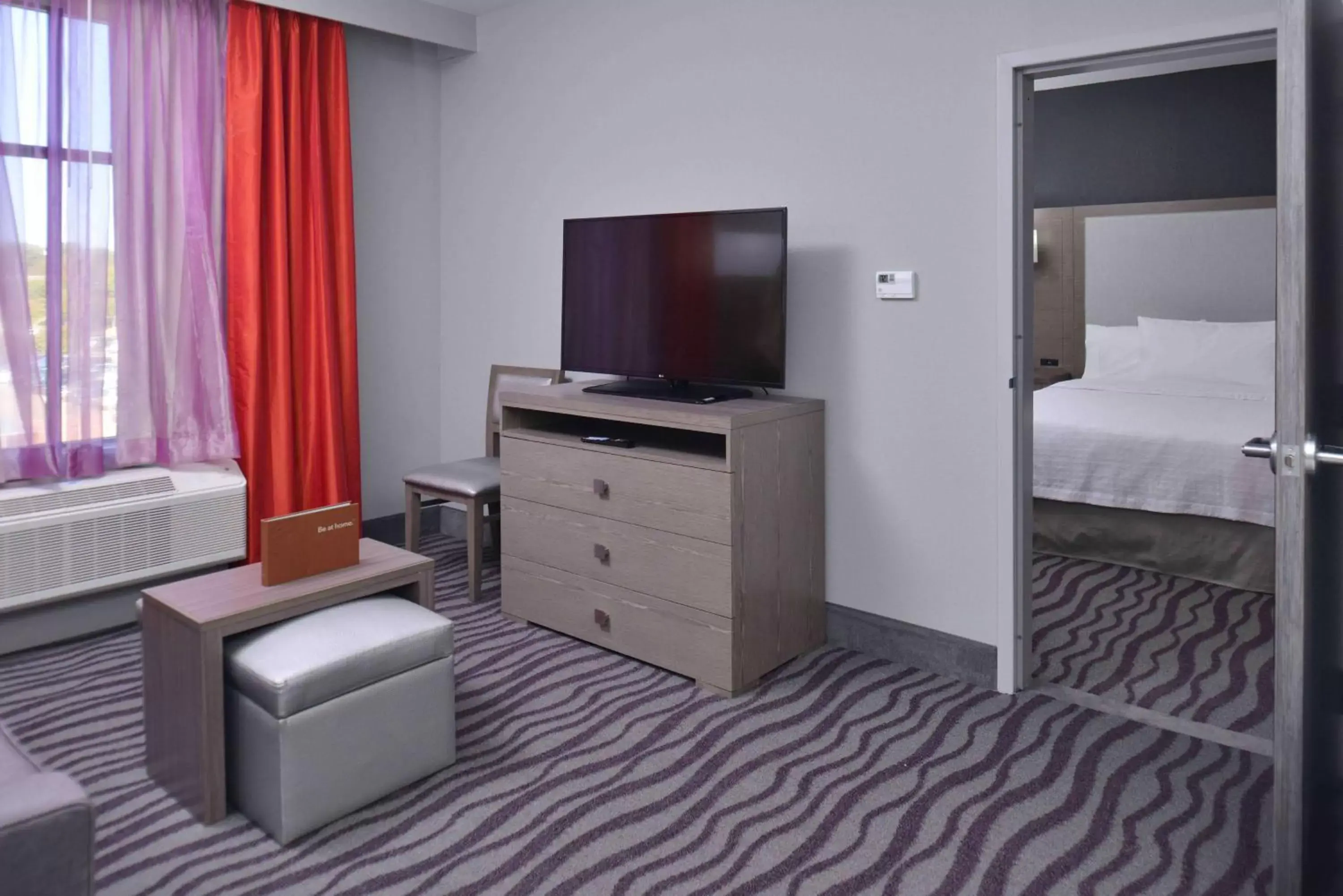 Bed, TV/Entertainment Center in Homewood Suites by Hilton Trophy Club Fort Worth North