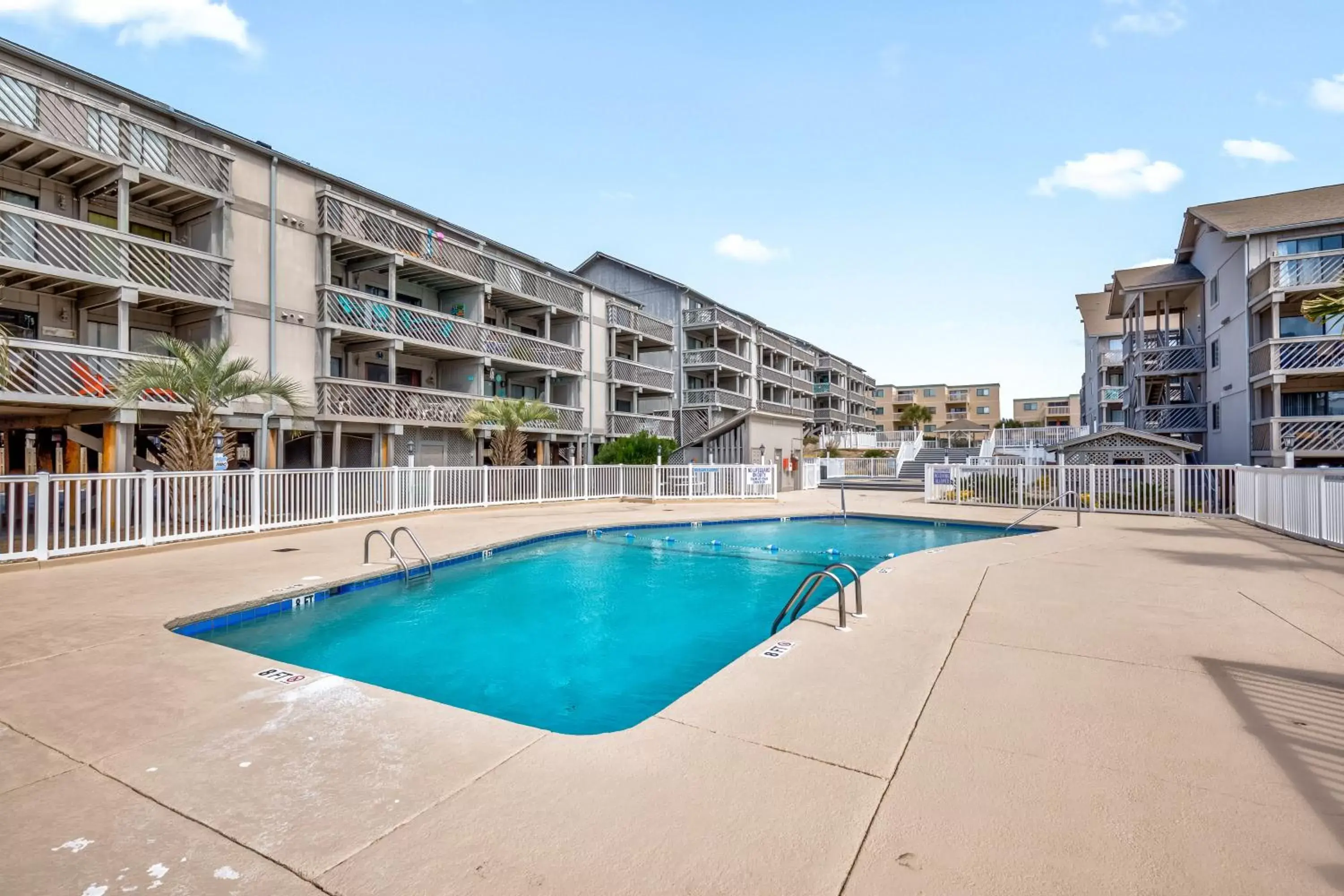 Swimming Pool in Shipwatch Pointe I - F316