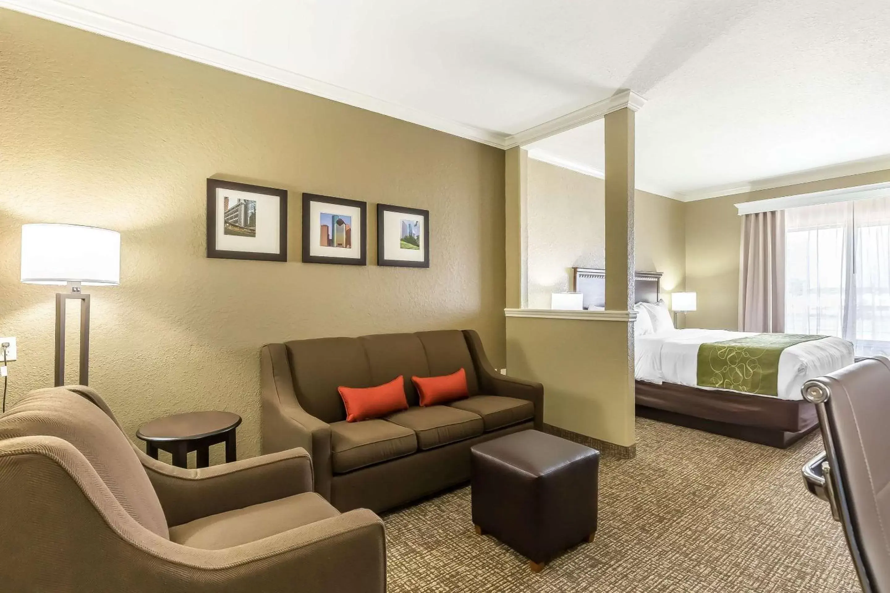 Photo of the whole room in Comfort Suites Houston IAH Airport - Beltway 8
