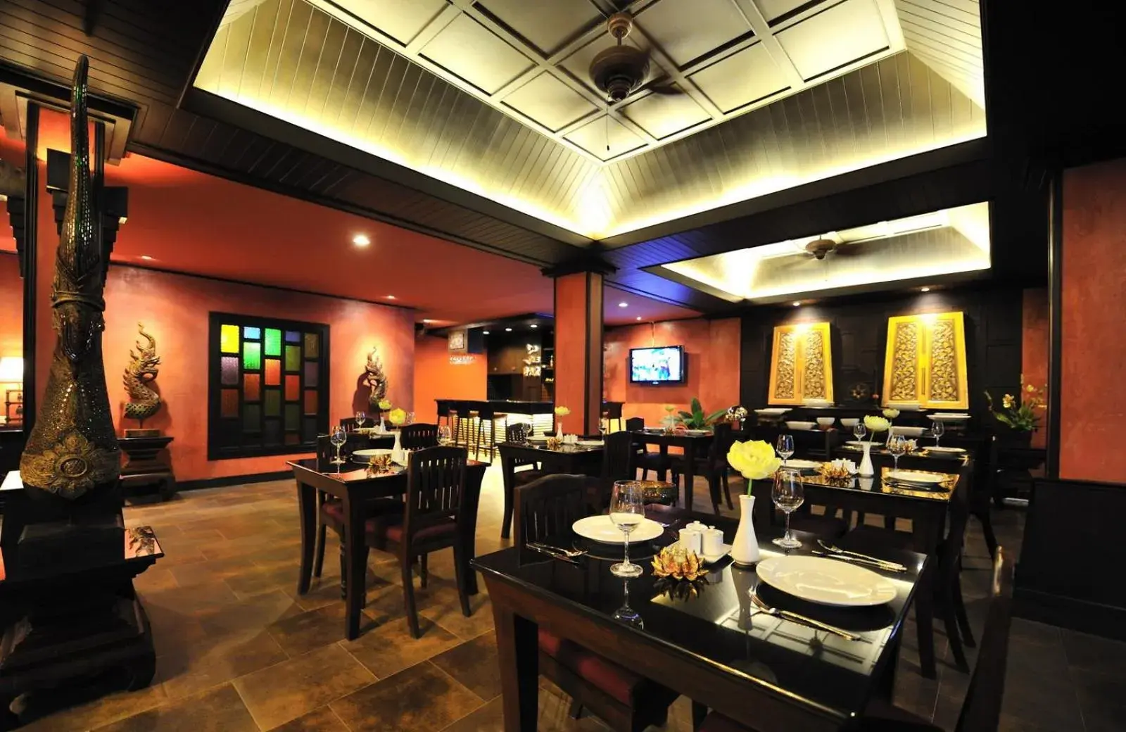 Restaurant/Places to Eat in Siralanna Phuket
