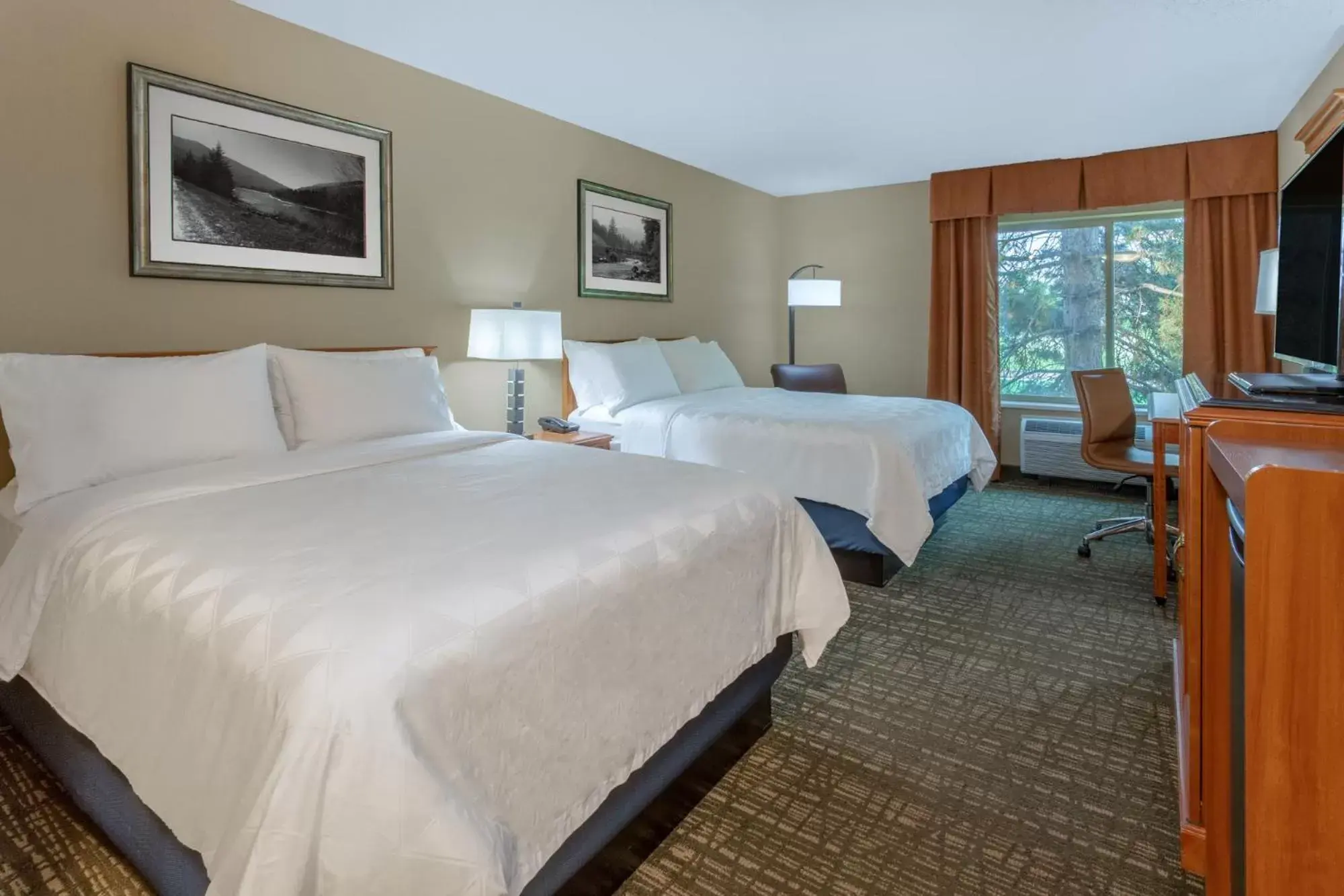 Queen Room with Two Queen Beds in Holiday Inn Missoula Downtown, an IHG Hotel