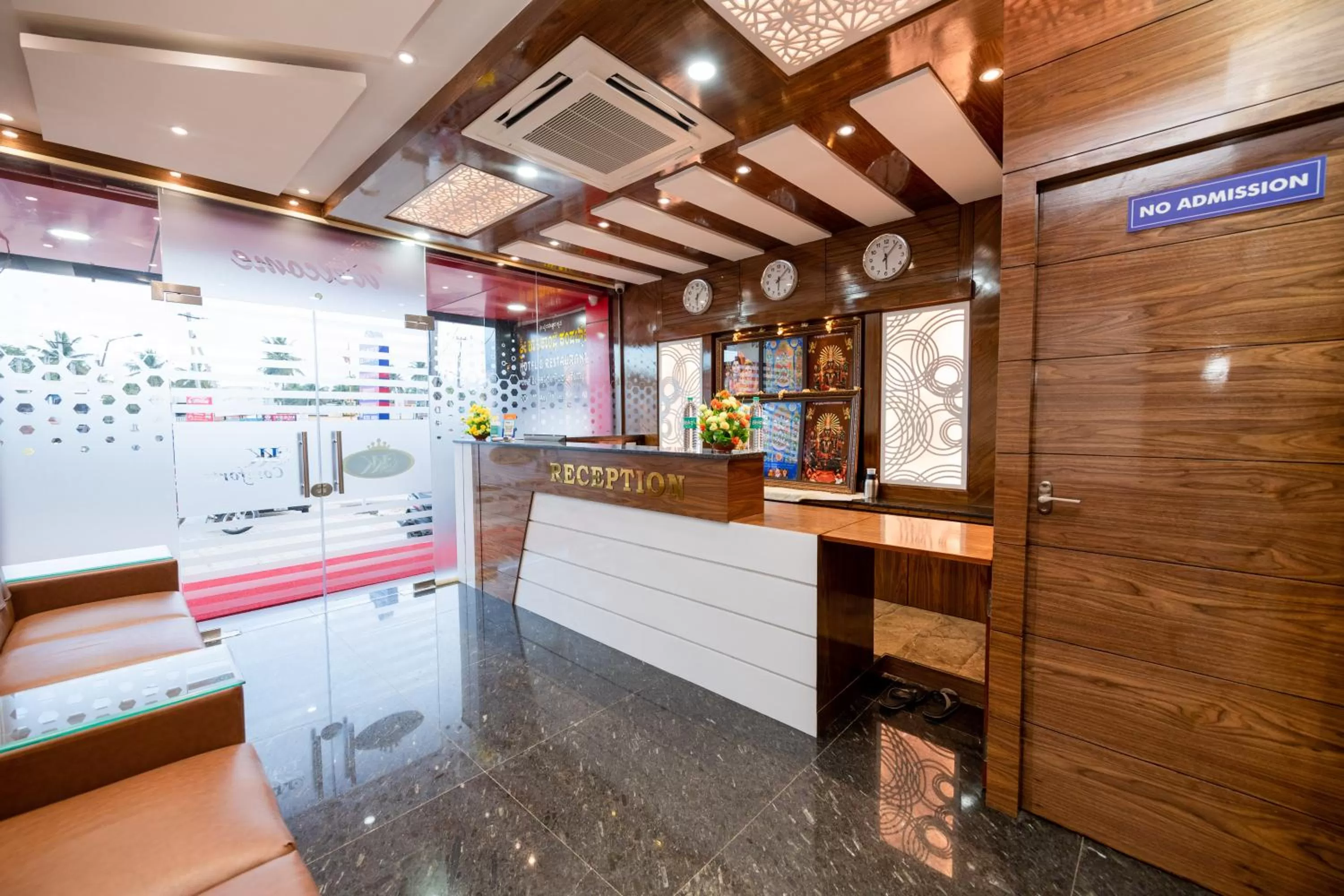 Lobby or reception in KK Comforts