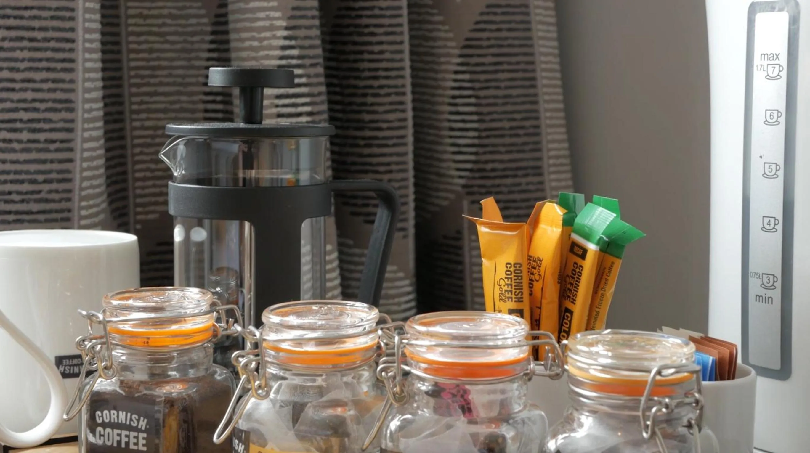 Coffee/tea facilities in Beacon Country House B & B & Luxury Shepherd Huts