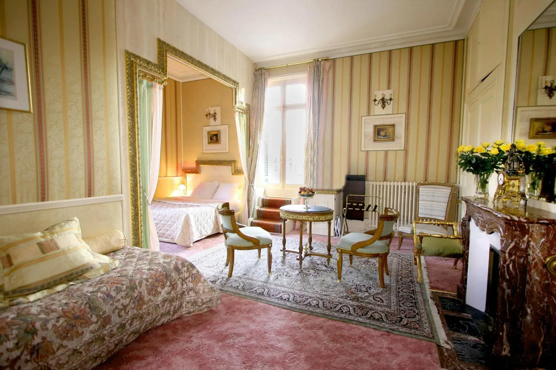 Balcony/Terrace, Seating Area in Hotel Belle Isle Sur Risle