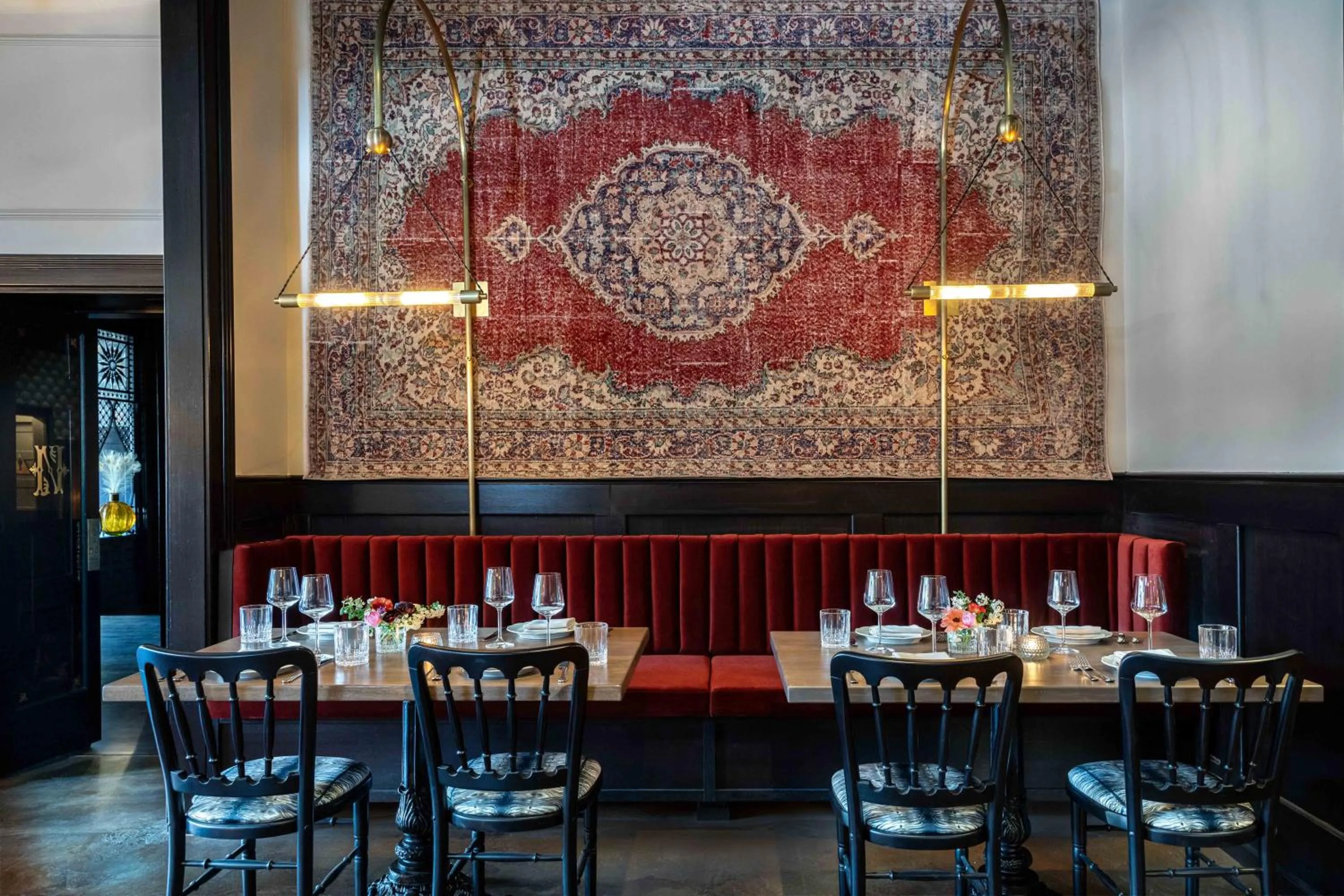 Restaurant/places to eat in National Exchange Hotel