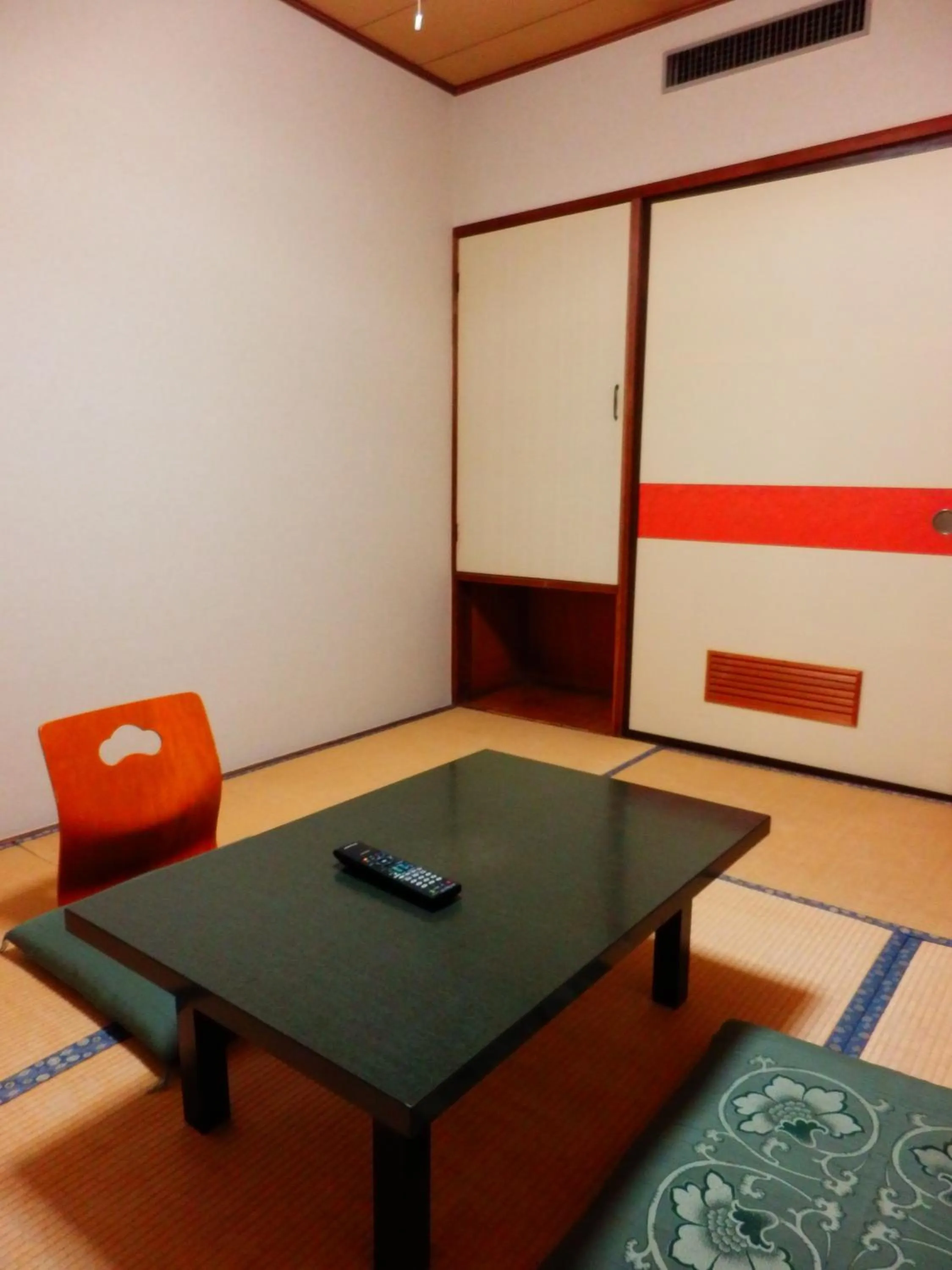Dining area in Nakayasu Ryokan