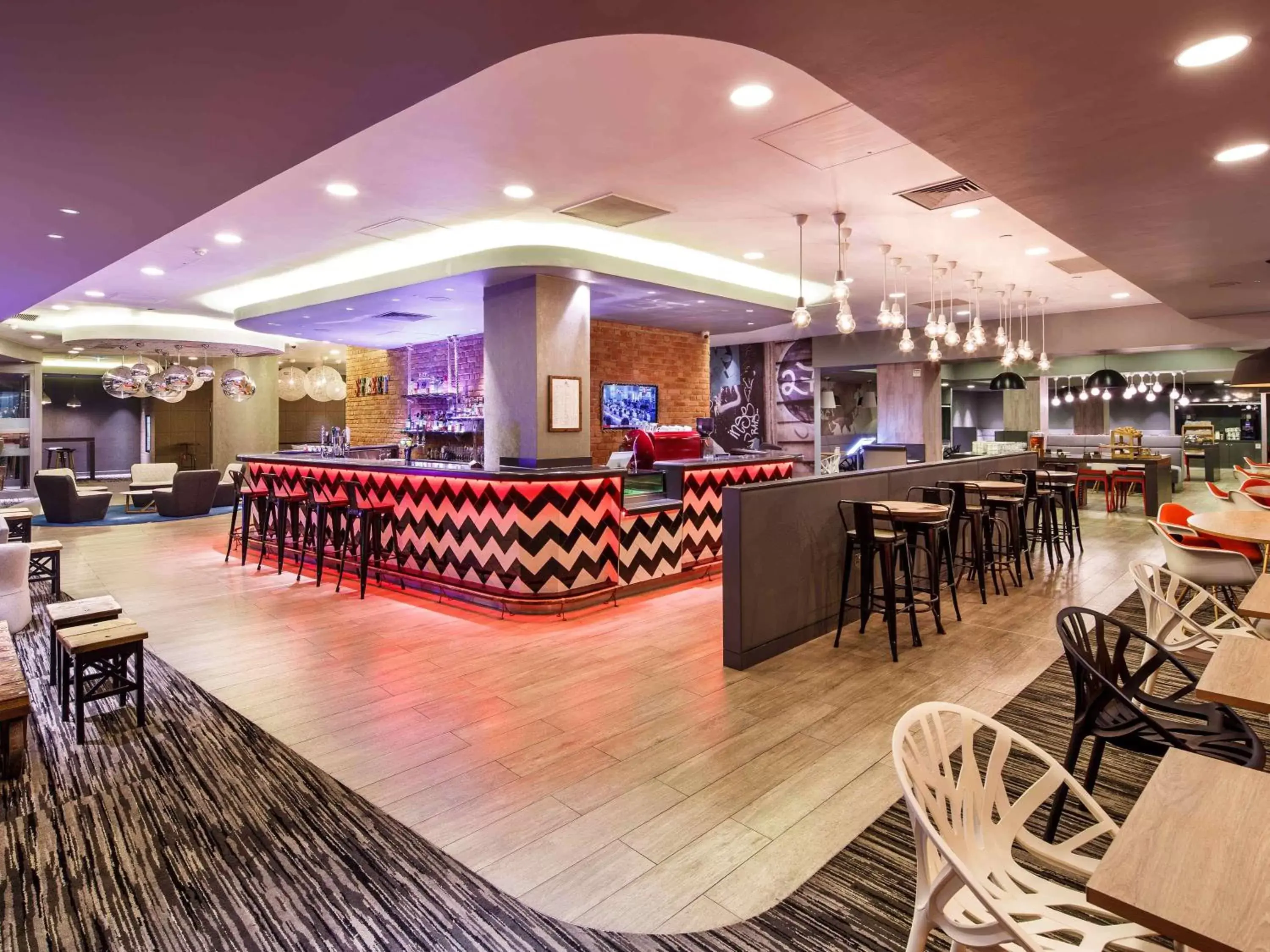 Lounge or bar, Restaurant/Places to Eat in ibis London City - Shoreditch
