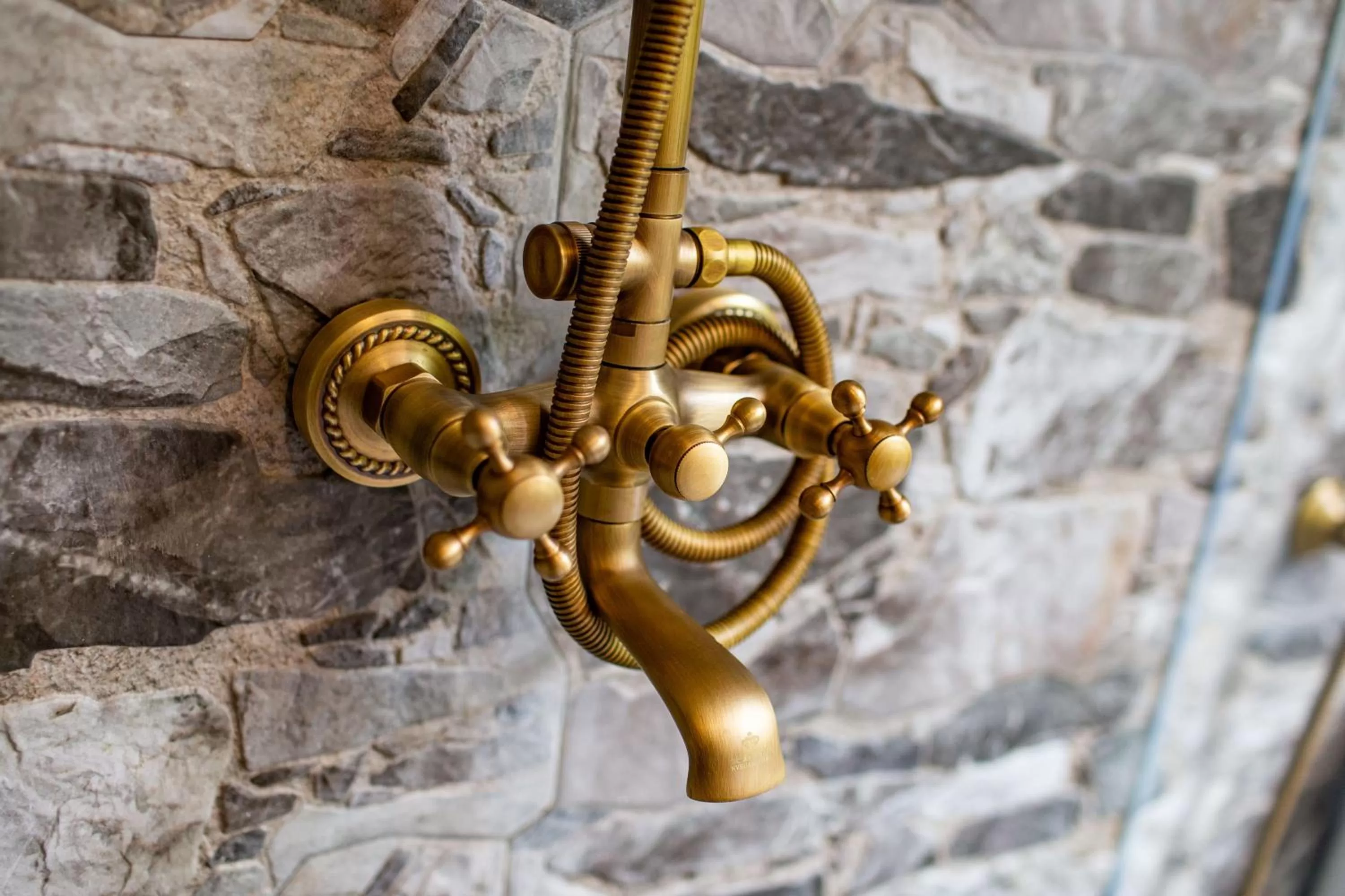 Shower in Bai Dinh Garden Resort & Spa