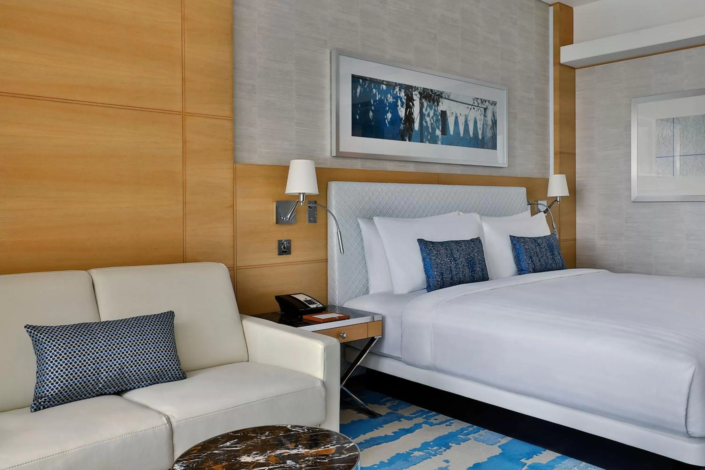 Photo of the whole room, Bed in Marriott Resort Palm Jumeirah, Dubai