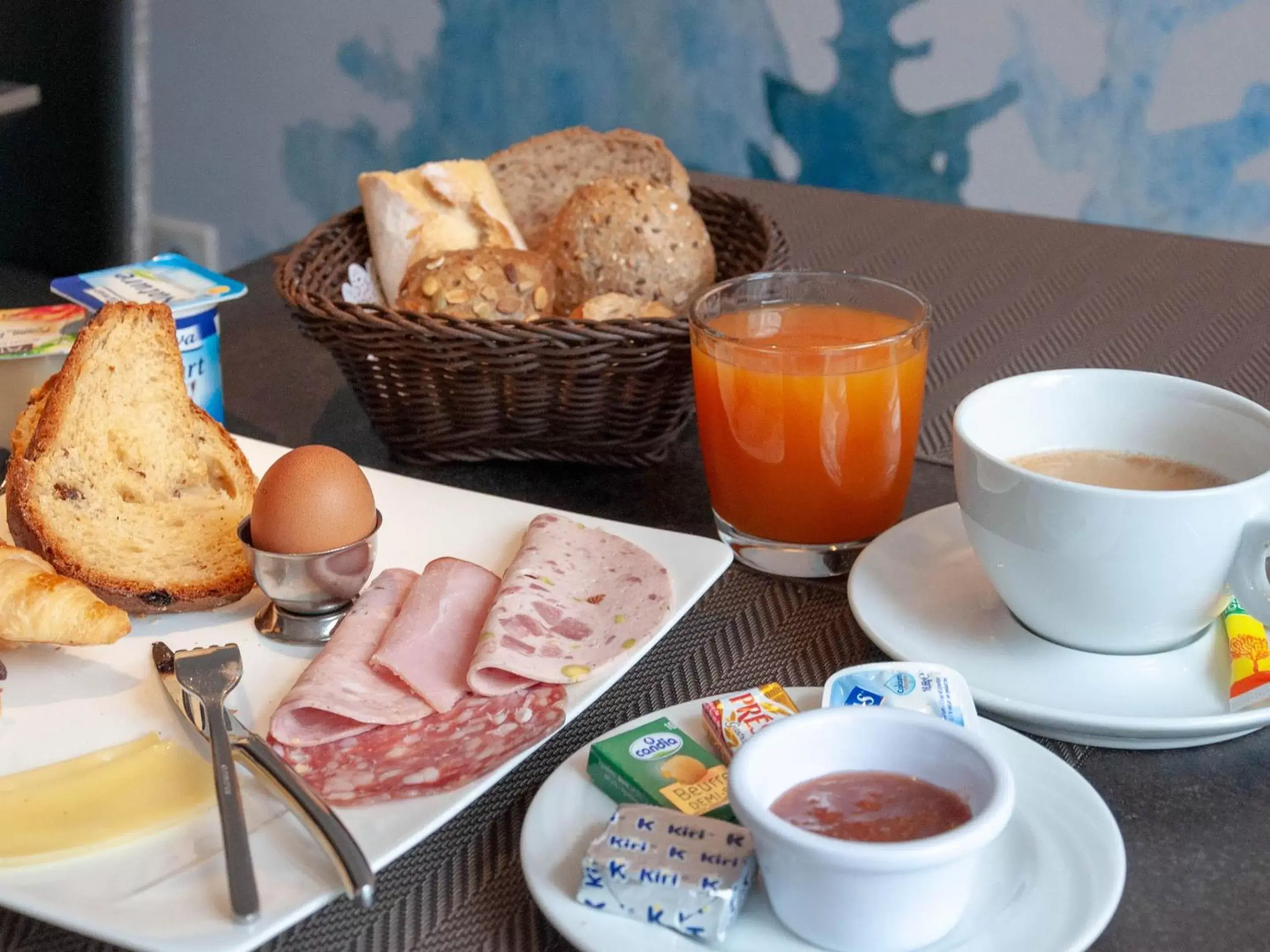 Buffet breakfast, Breakfast in Hotel Restaurant & Spa Verte Vallée
