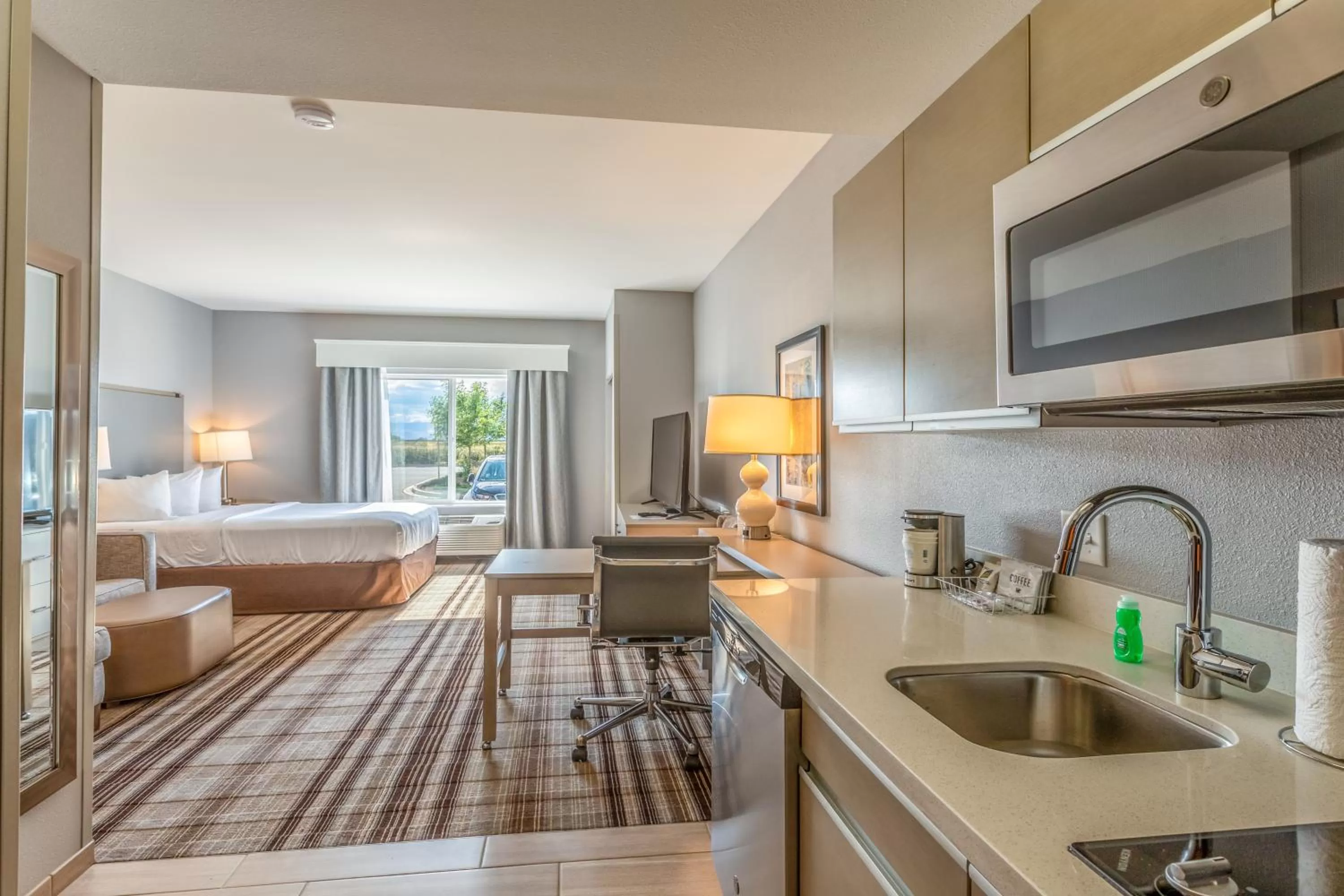Kitchen or kitchenette in Hawthorn Extended Stay by Wyndham Loveland