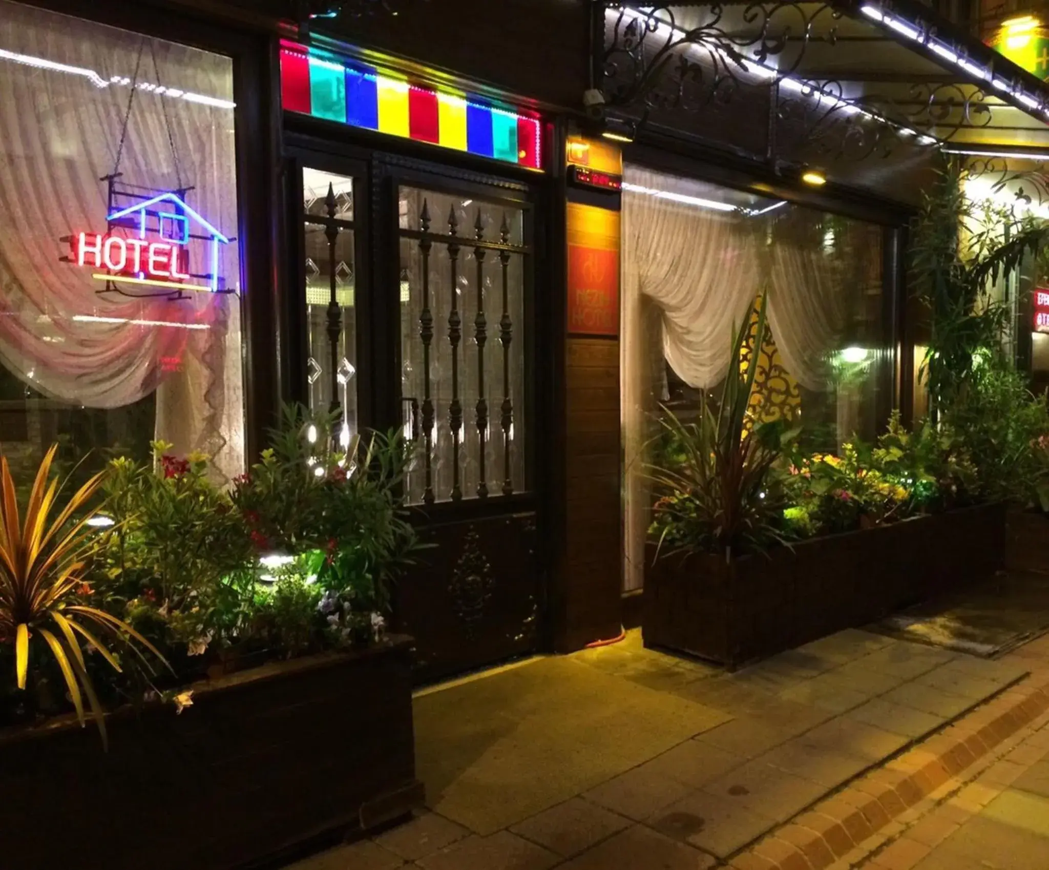 Facade/entrance in Hotel Nezih Istanbul