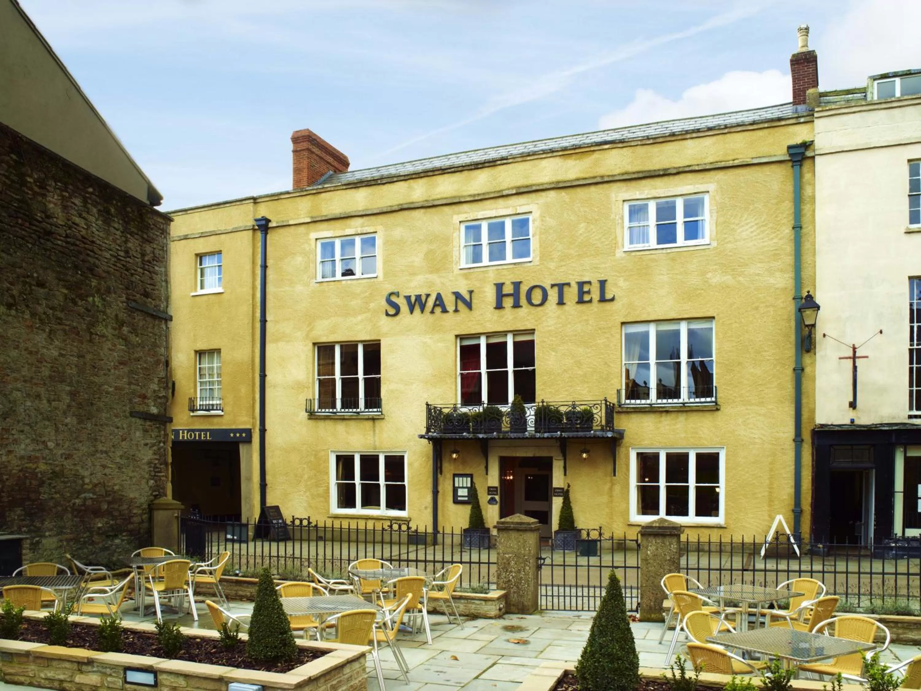 Facade/entrance in The Swan Hotel, Wells, Somerset - The Coaching Inn Group