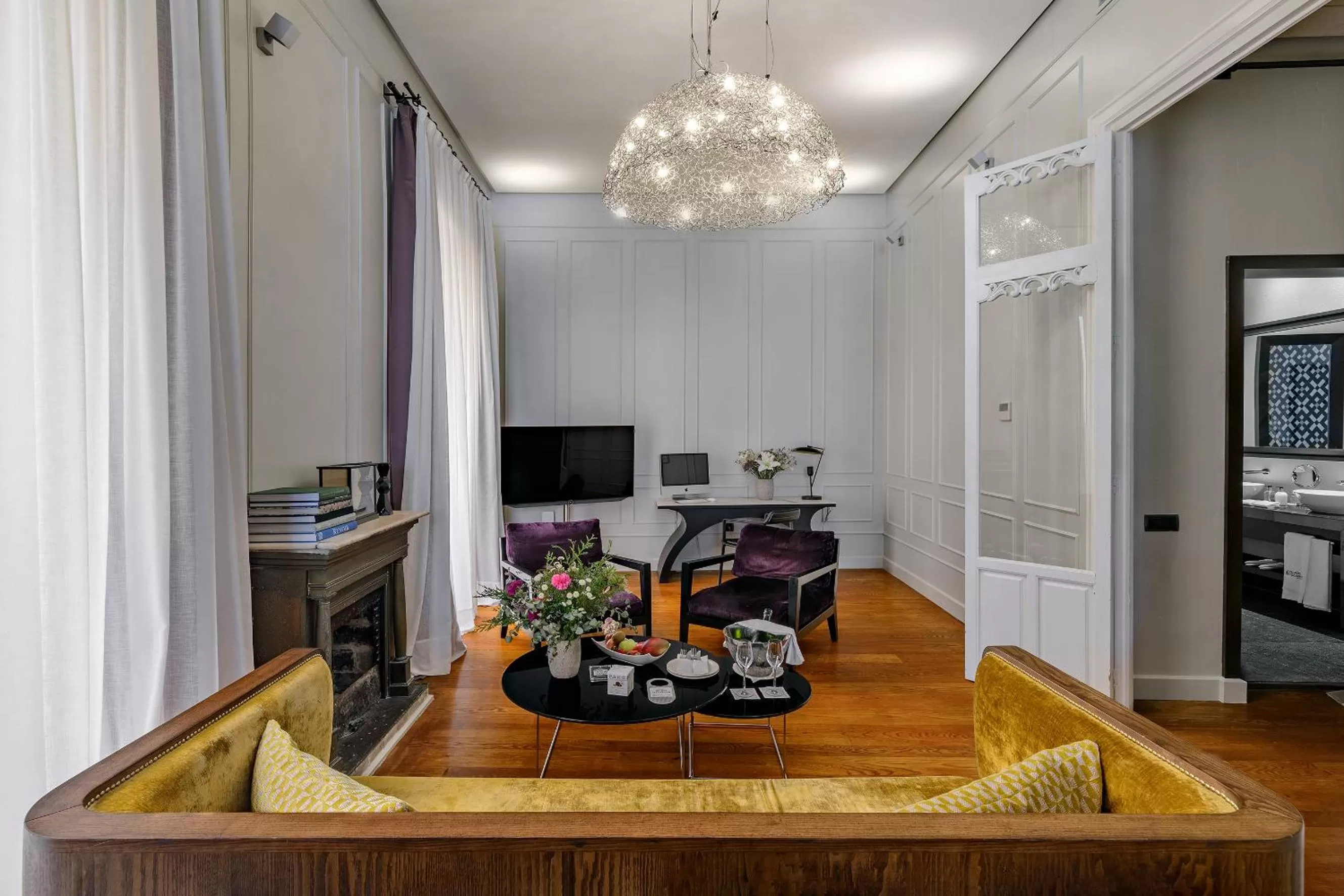 Living room in CoolRooms Palacio Villapanés 5 GL