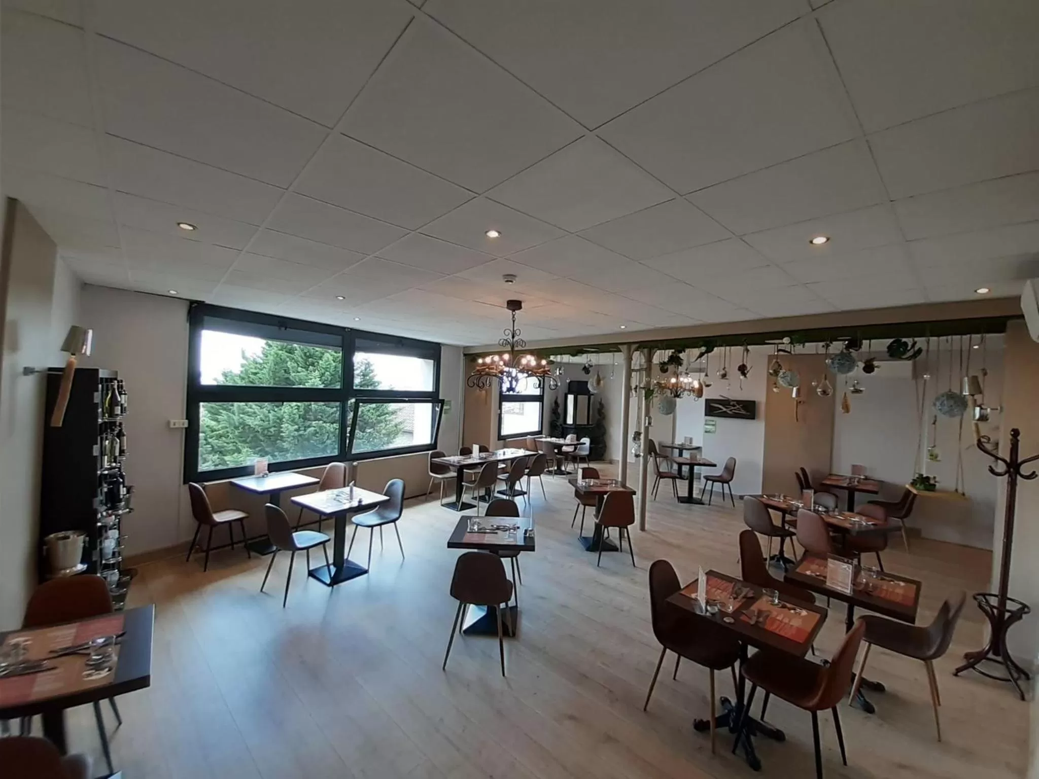 Restaurant/places to eat in Logis Hôtel La Bastide des Oliviers