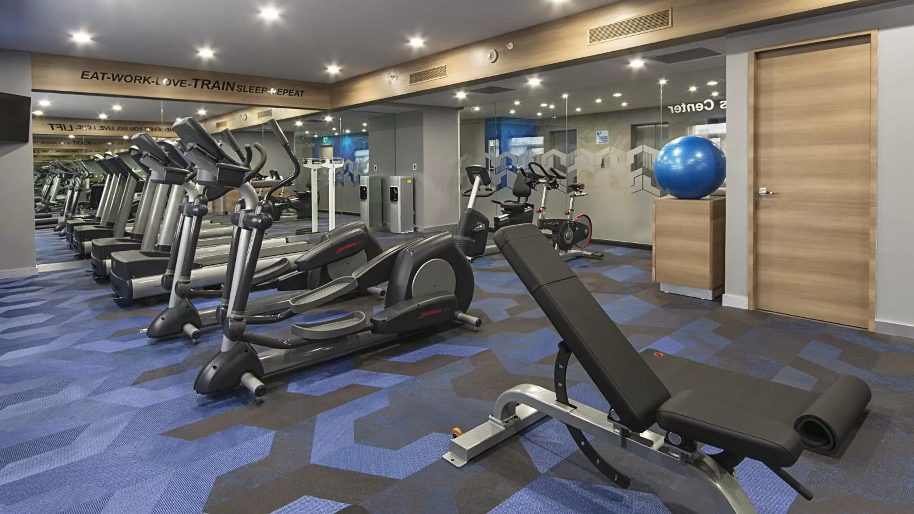 Fitness centre/facilities, Fitness Center/Facilities in Holiday Inn Express Mexico- Toreo, an IHG Hotel