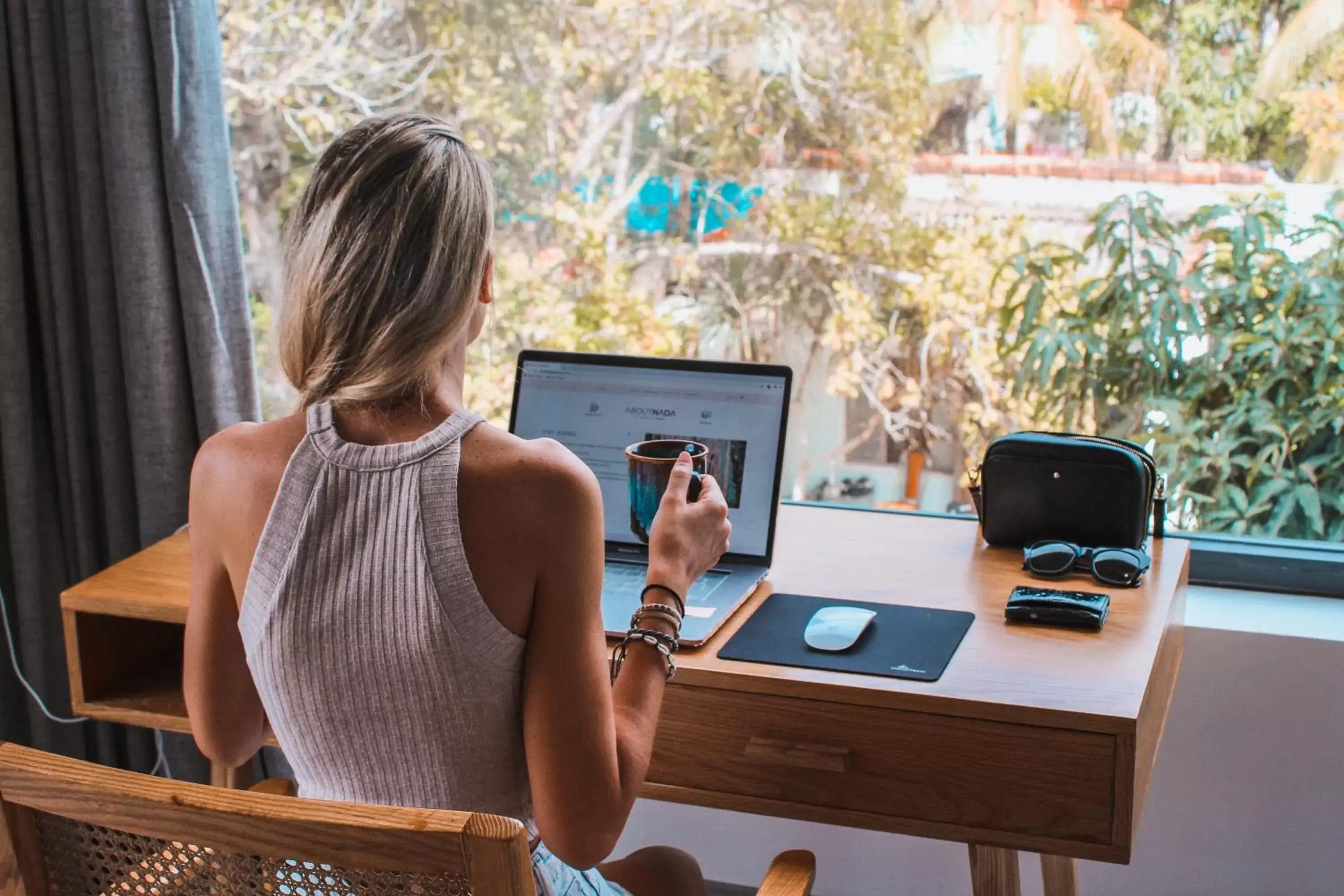 Deluxe Double Room with Balcony in The Watermark Beachside Hotel Deluxe Double Room with Balcony in The Watermark Beachside Hotel