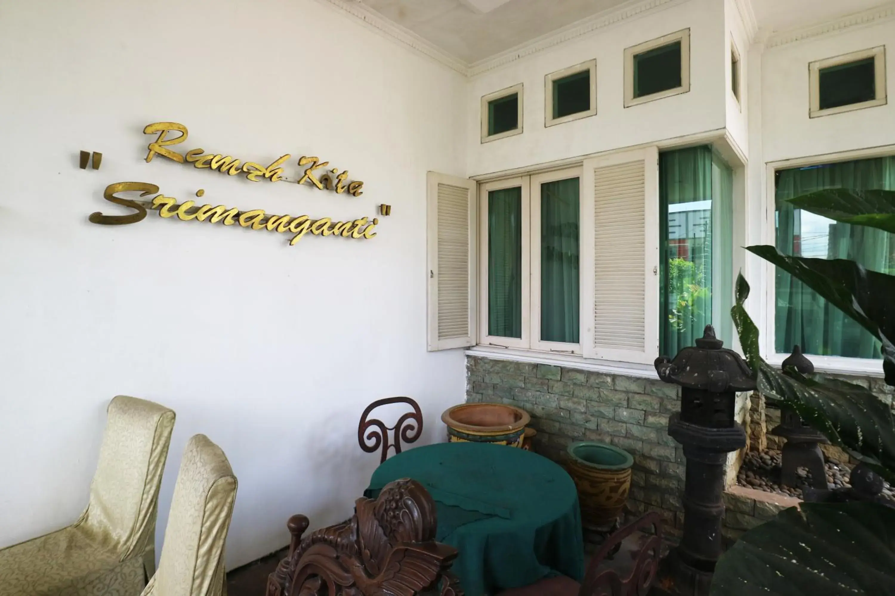 Facade/entrance, Seating Area in Villa Sri Manganti