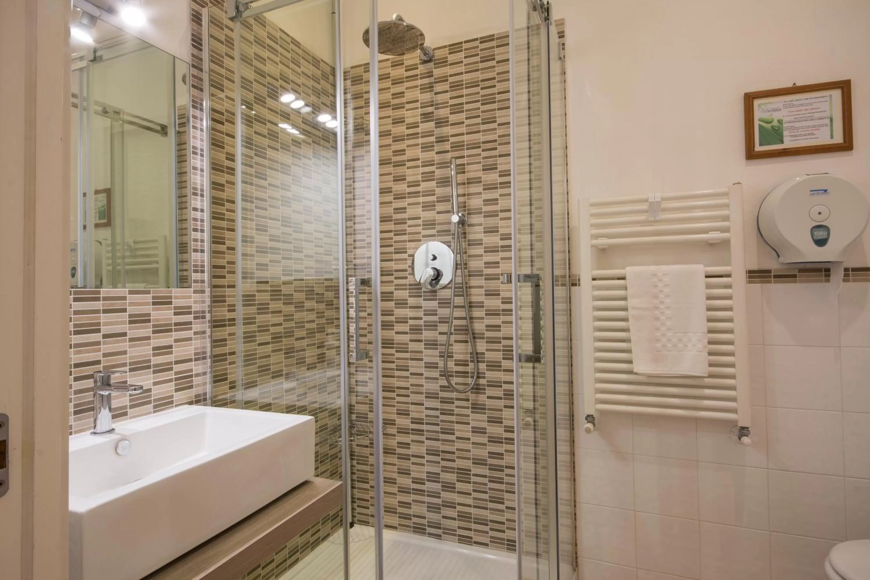 Shower in GH Paradiso - Apartments