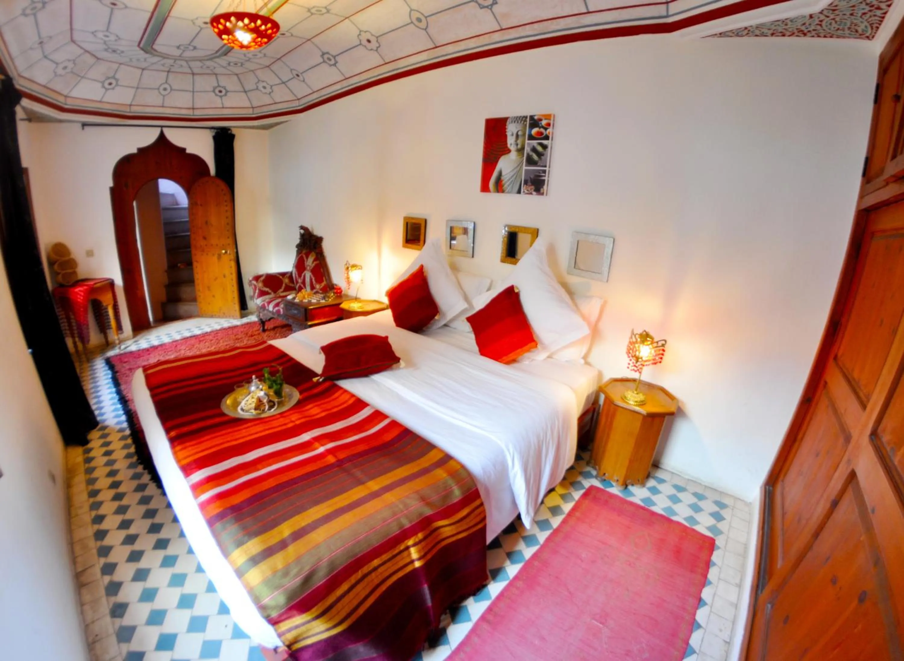 Photo of the whole room, Bed in Riad Hidden