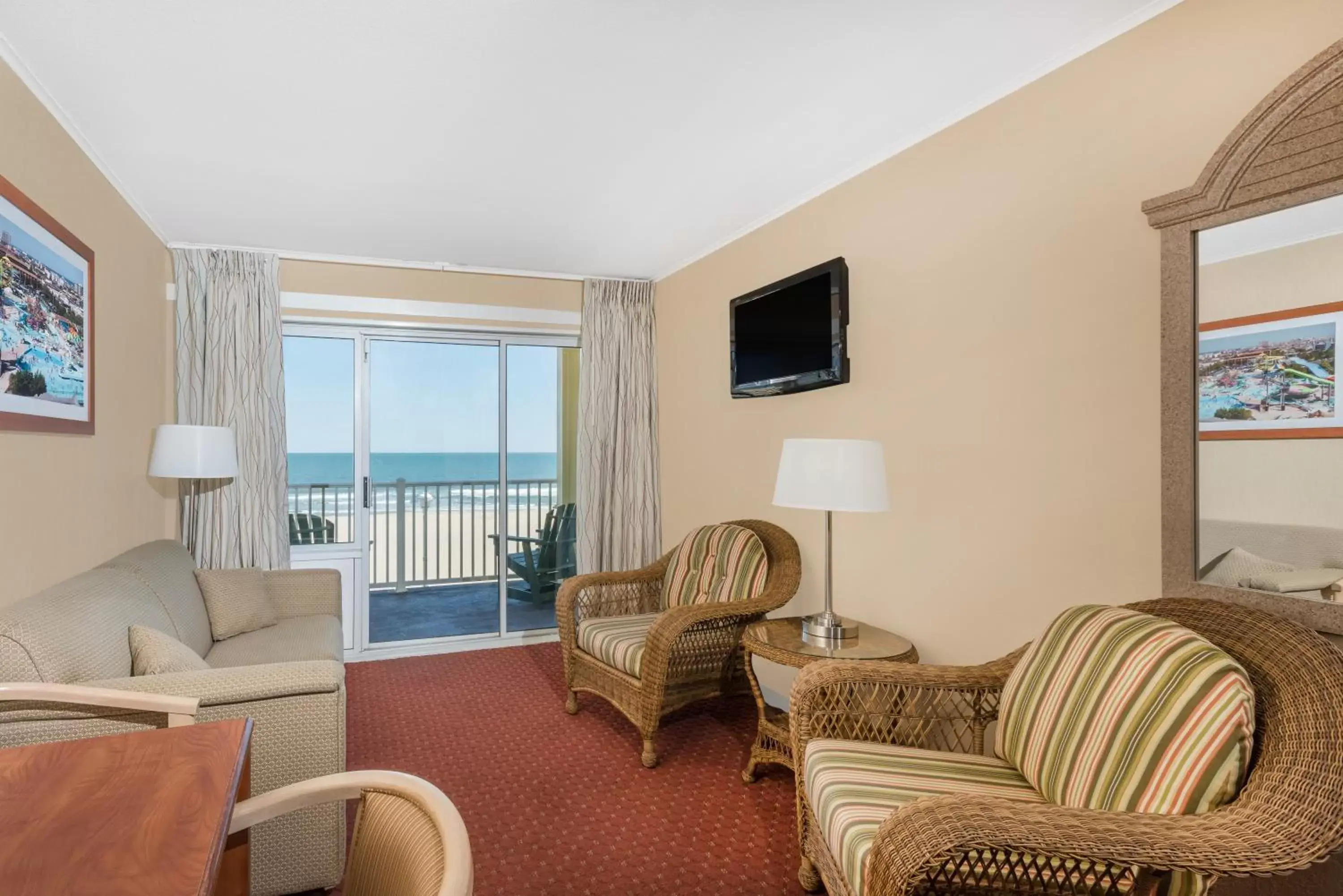 Seating Area in Days Inn by Wyndham Ocean City Oceanfront
