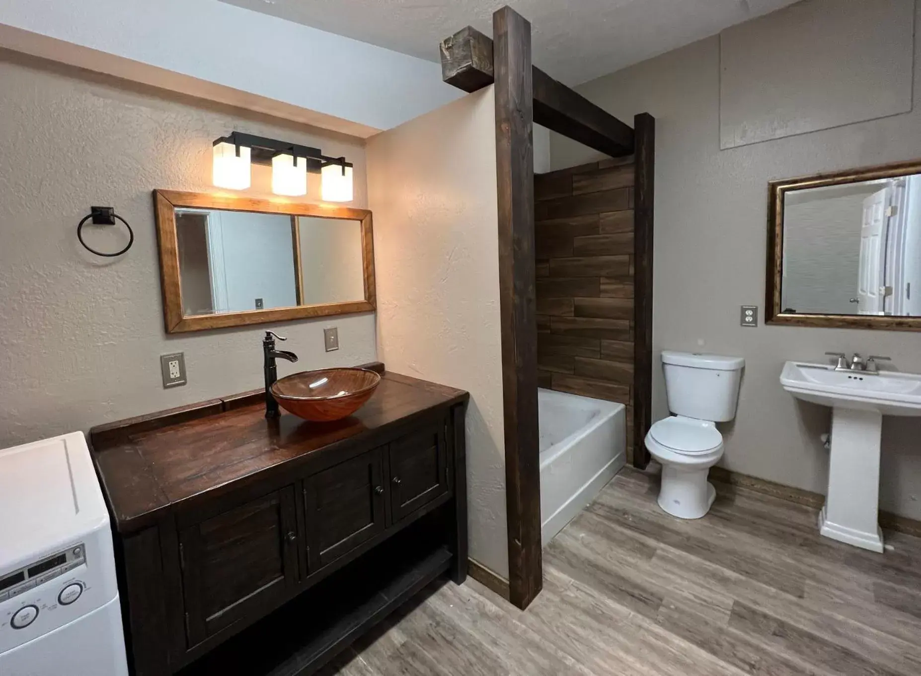 Bathroom in THE SNUGGLE INN