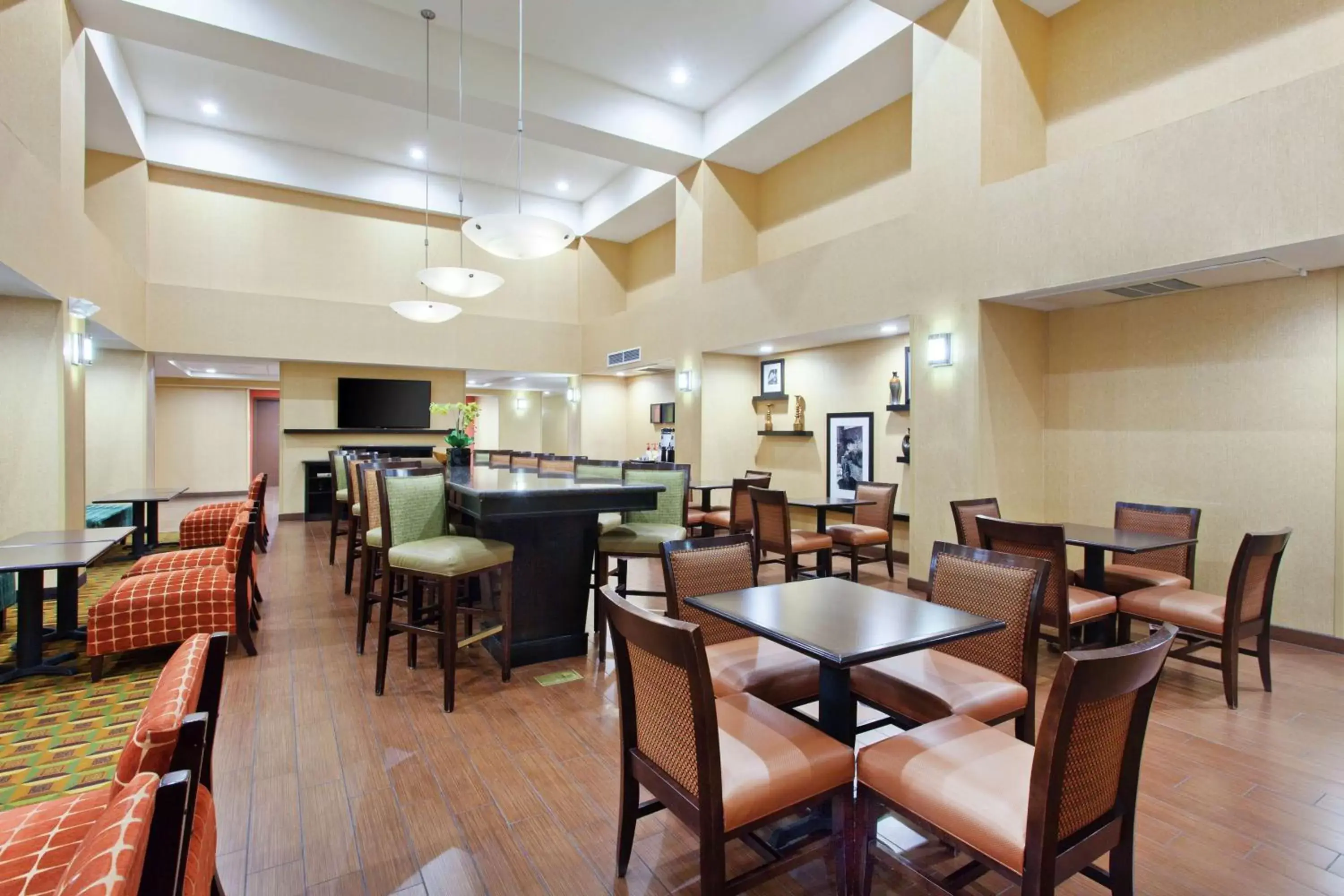 Lobby or reception, Restaurant/Places to Eat in Hampton Inn & Suites Fresno - Northwest